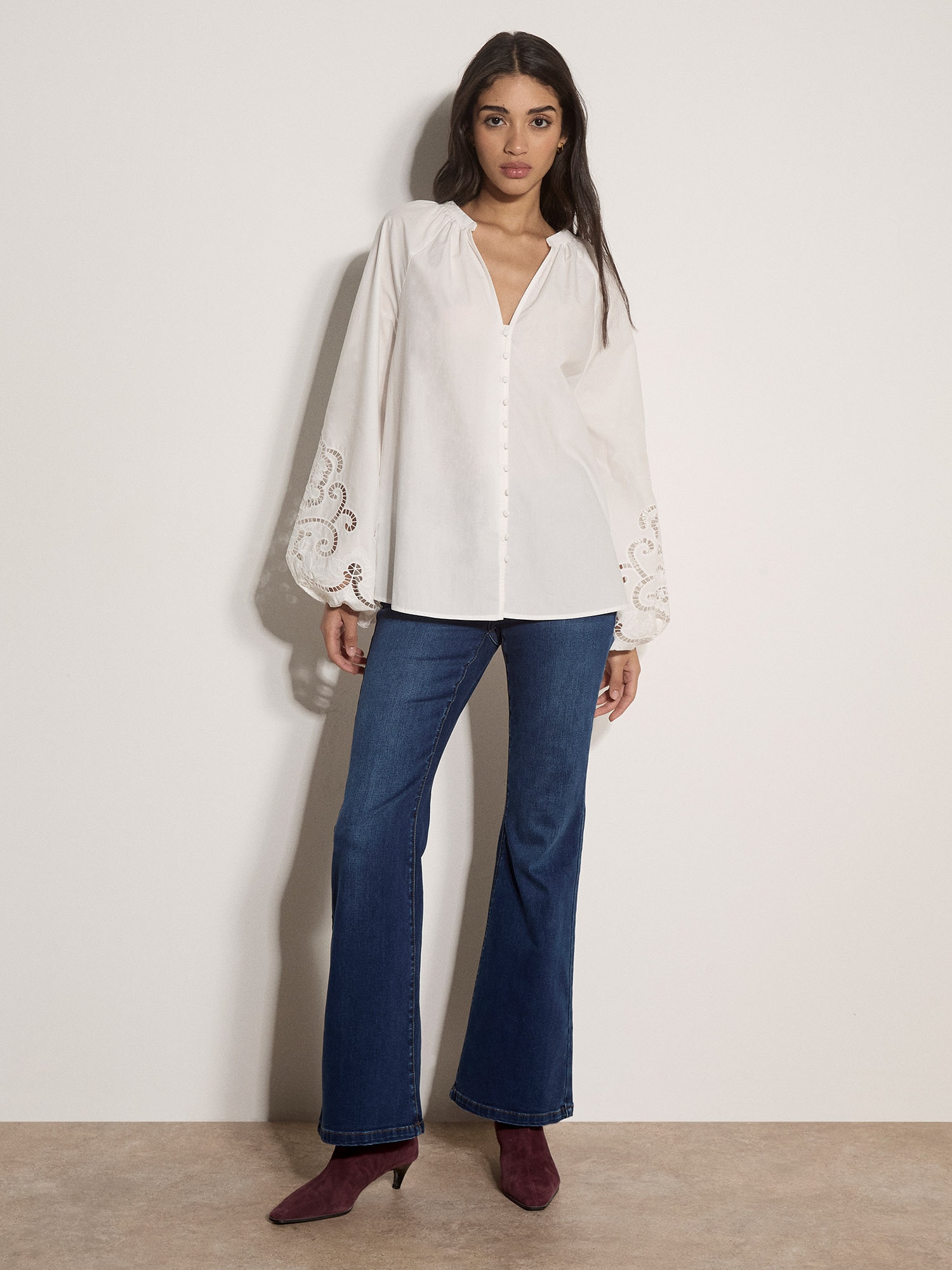 Apricot Spitzenbluse »Popeline-Bluse mit bestickten Armen« mit Knopfleiste