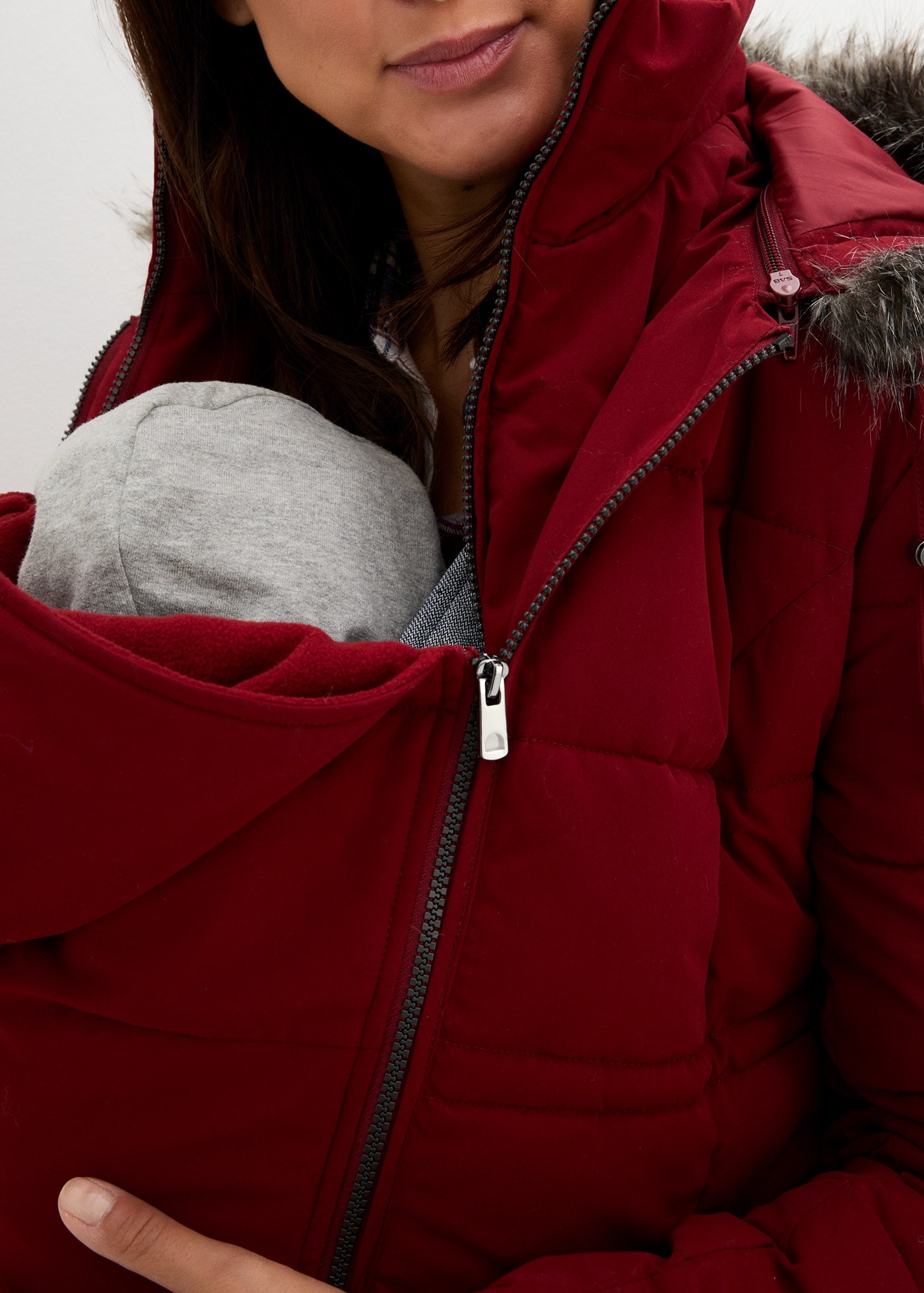 bonprix Umstandsjacke »3-in-1 warm wattierte Umstands- und Tragejacke« mit Kapuze 3-in-1 Tragefunktion für Schwangerschaft und Babytragen