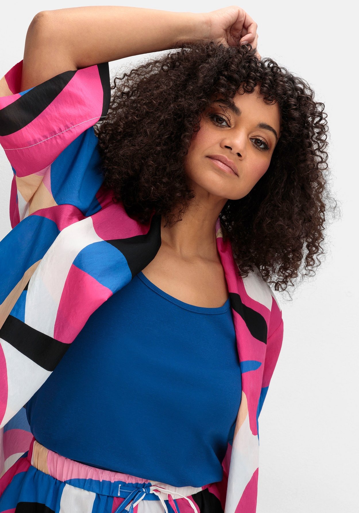 Sheego Blusenjacke »Blusenjacke mit Grafikprint, in offener Form«