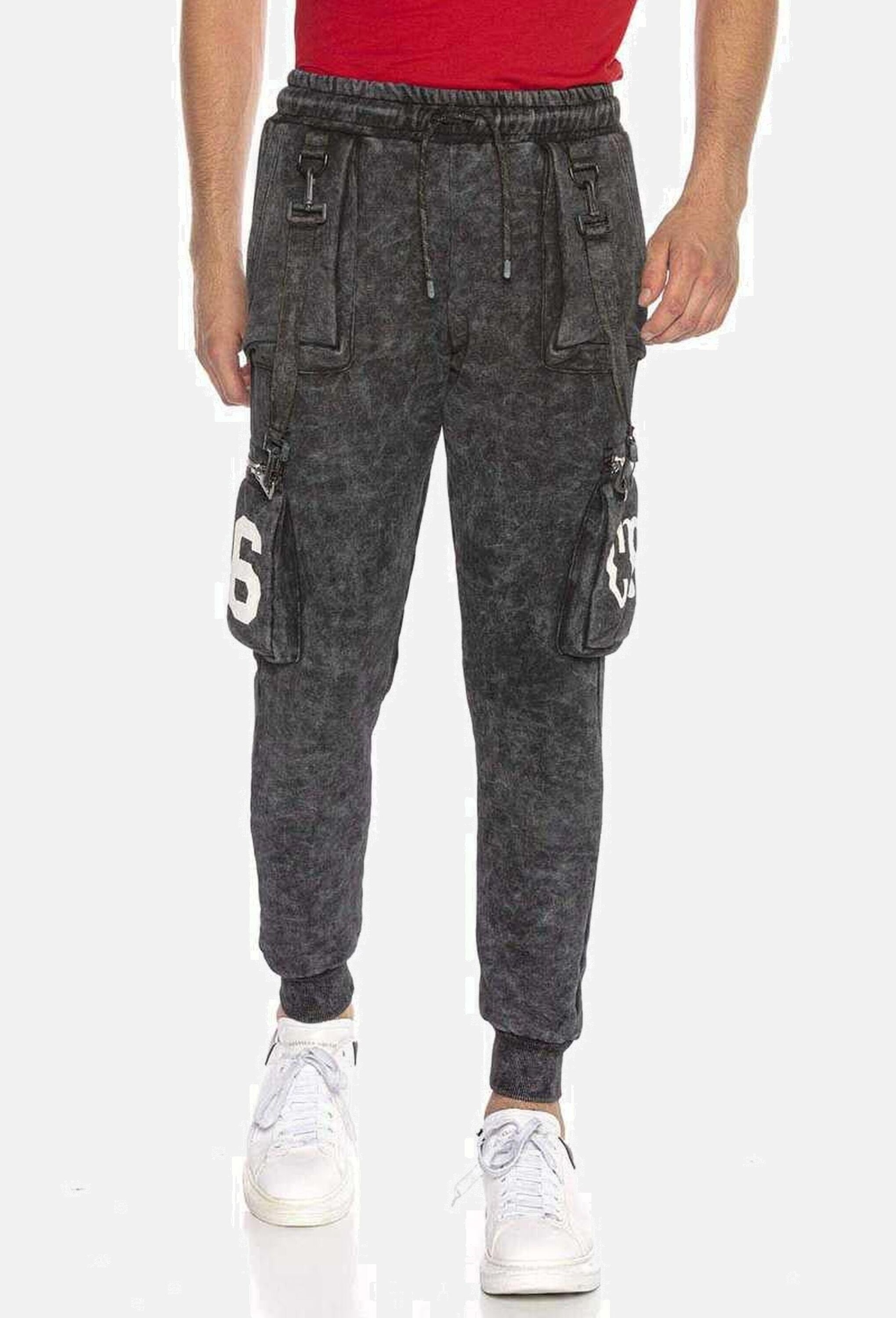 Cipo & Baxx Trainingsanzug »Cipo & Baxx Trainingsanzug« mit praktischen Eingrifftaschen, CLR128