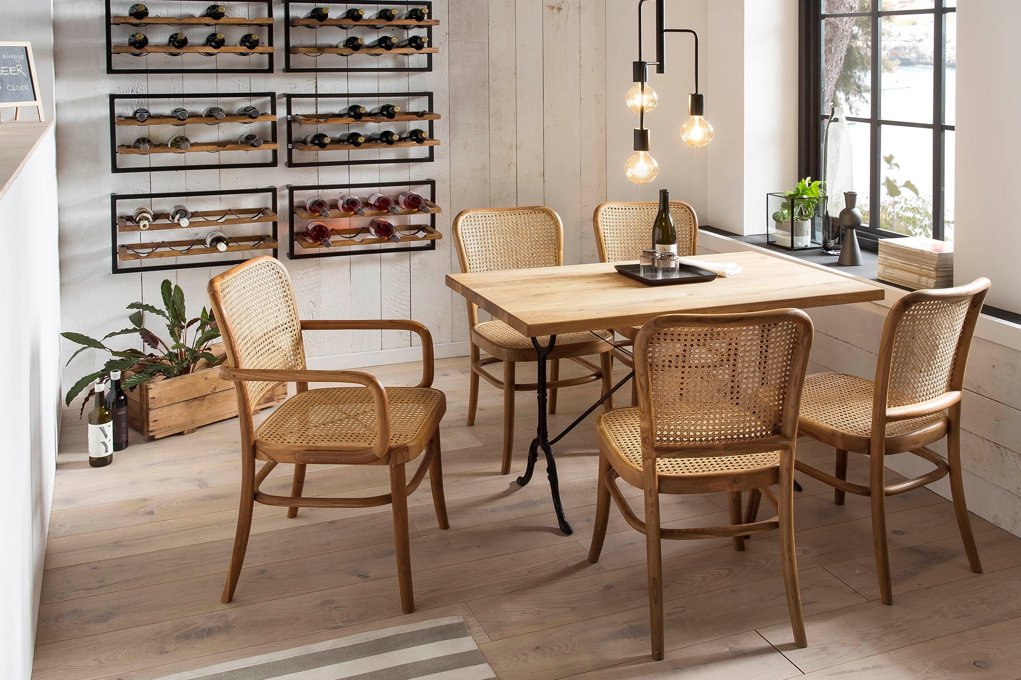 SIT Esstisch, Gusseisengestell im Bistro-Stil