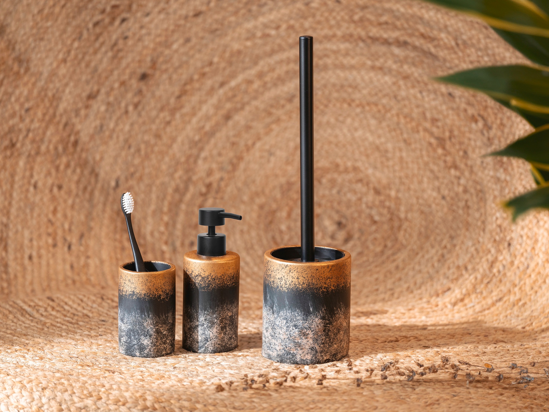 WENKO Badaccessoire-Set »Lacona« bestehend aus Seifenspender, WC-Garnitur, Zahnputzbecher aus Beton