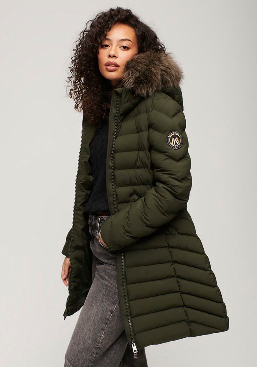 Superdry Steppjacke »FUJI FAUX FUR HOOD MID LENGTH«, mit Kapuze