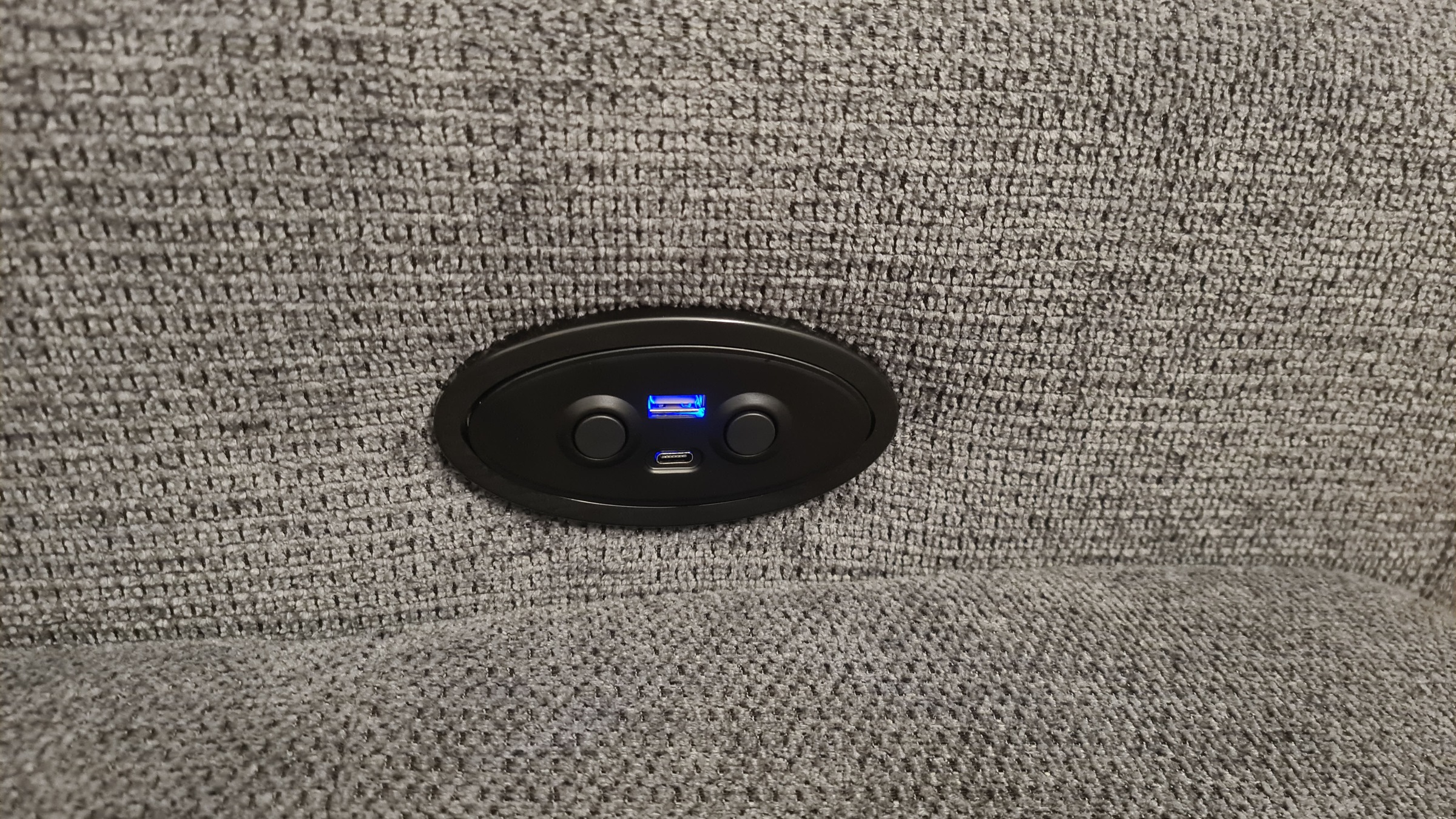 ED EXCITING DESIGN Ecksofa »Sydney L-Form mit Bettfunktion, Bettkasten, Kopfteilverstellung« motorischer Sitztiefenverstellung, USB-Port & 2 Zierkissen