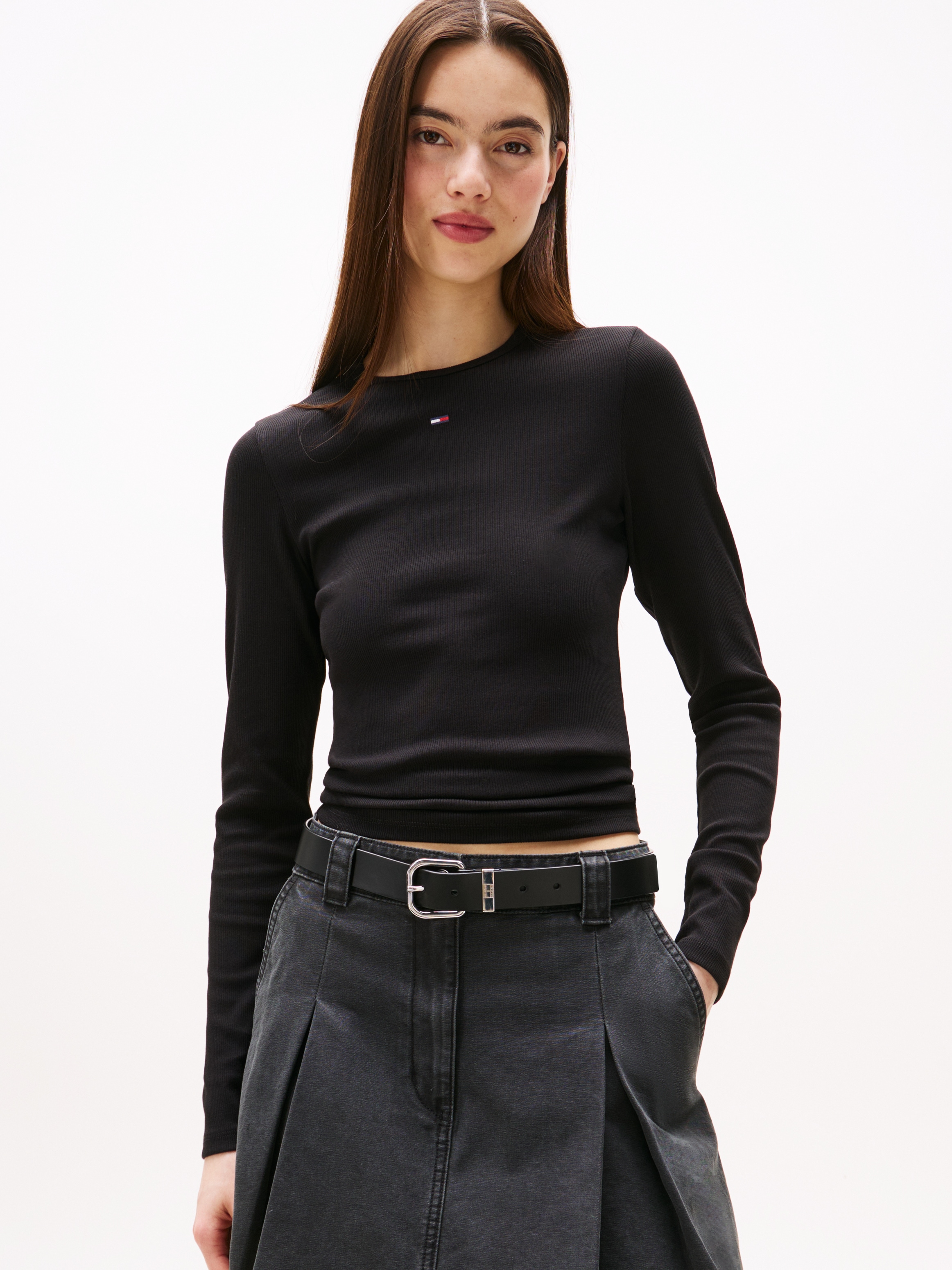 Tommy Jeans Langarmshirt »TJW SLIM ESSENTIAL RIB LS«, mit Logostickerei