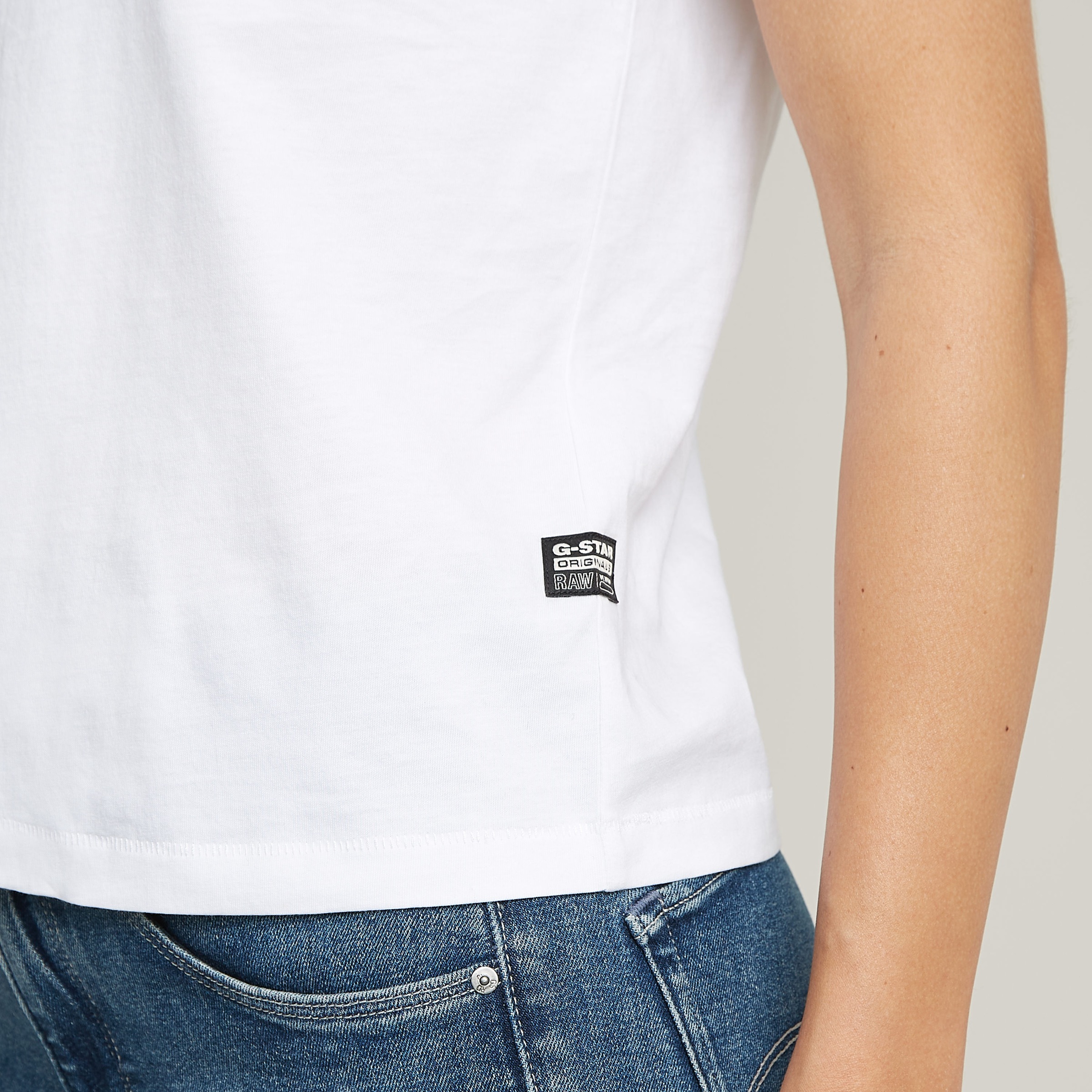 G-STAR T-Shirt »Nifous«, mit kleiner Logo-Stickerei