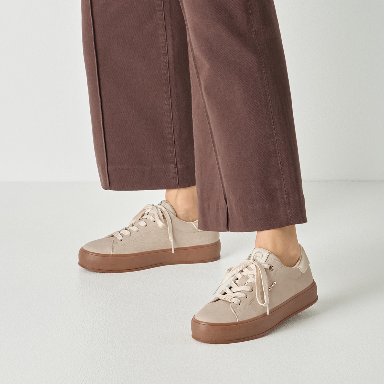 Tamaris Plateausneaker  Freizeitschuh, Halbschuh, Schnürer mit Kontrastbesatz