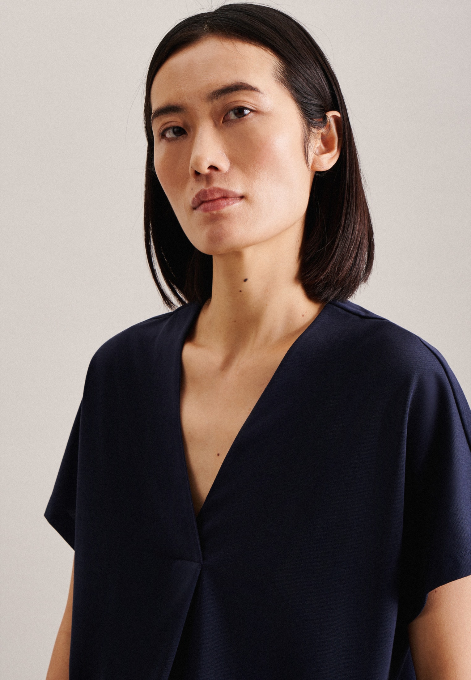 seidensticker Shirtbluse »Schwarze Rose« Kurzarm V-Neck Uni