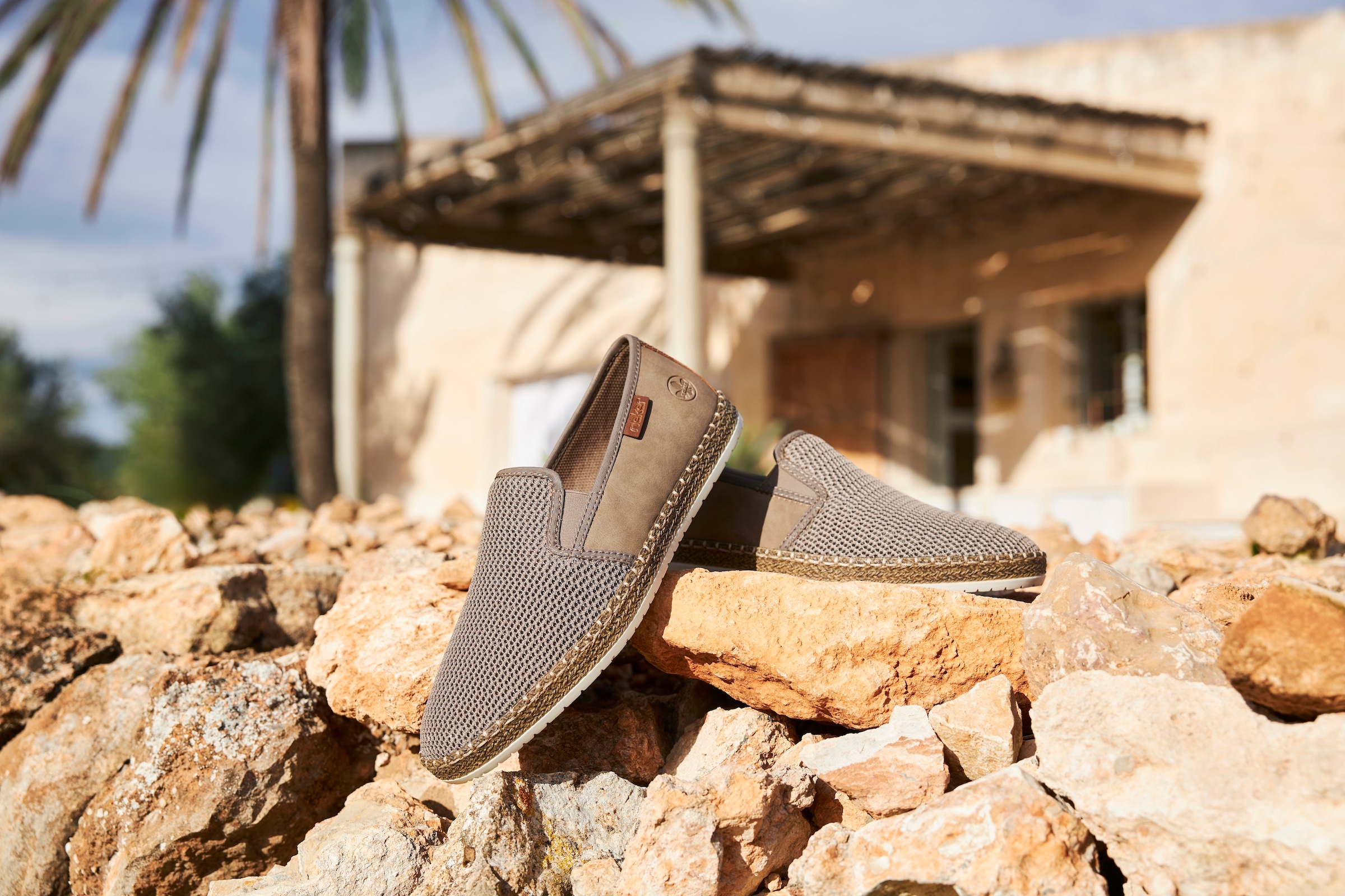 Rieker Espadrille, Slipper, Strandschuh, Sommerschuh mit Stretcheinsätzen