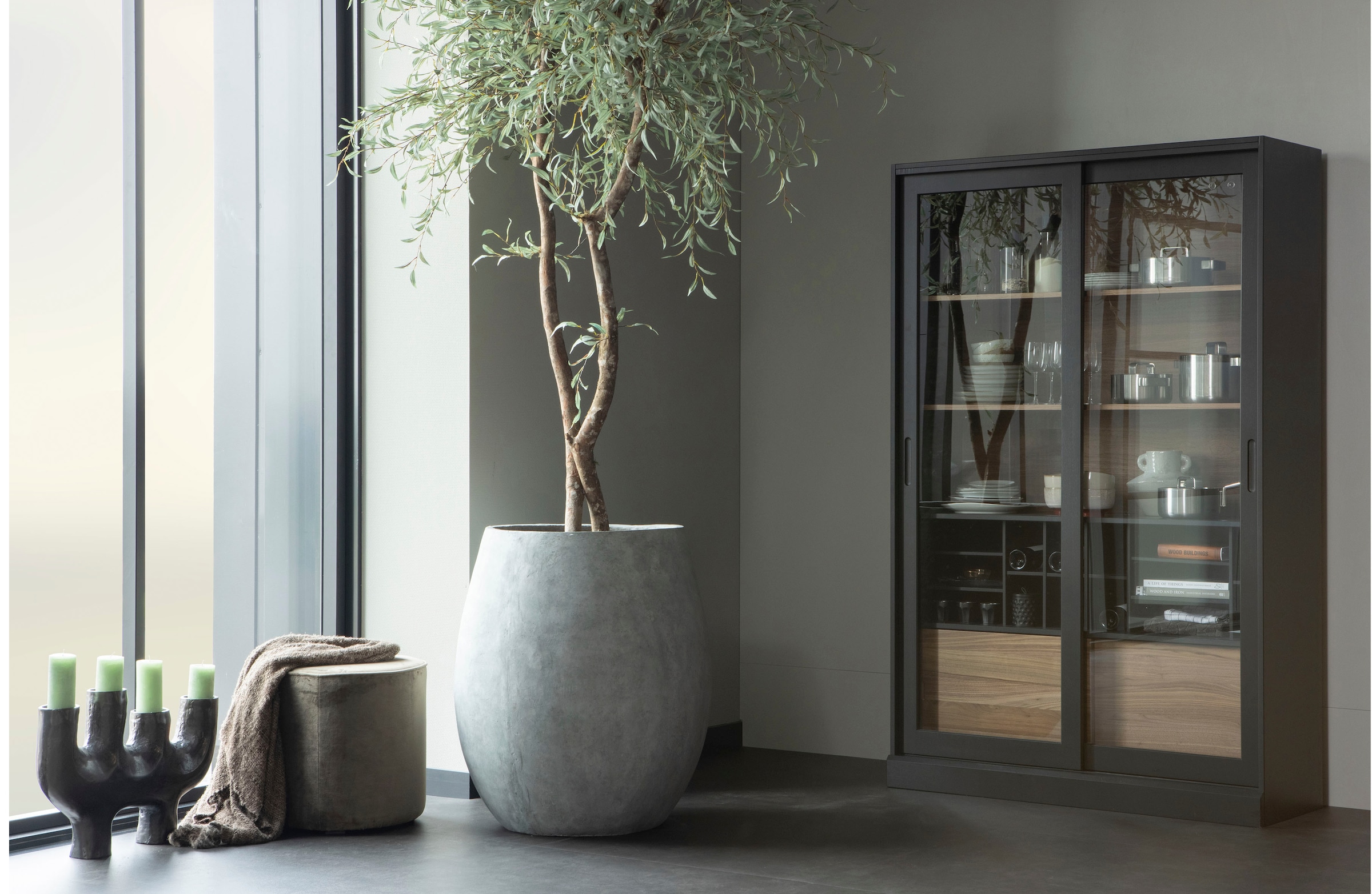 WOOOD Vitrine »James«, mit Glas, viel Stauraum, H 200 cm x B 125 cm