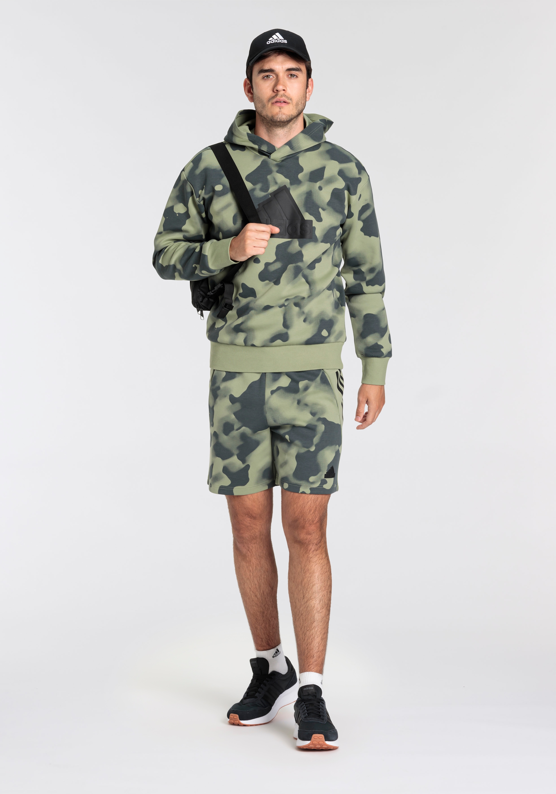 adidas Sportswear Shorts »M FI 3S SHO AOP«, (1 tlg.)