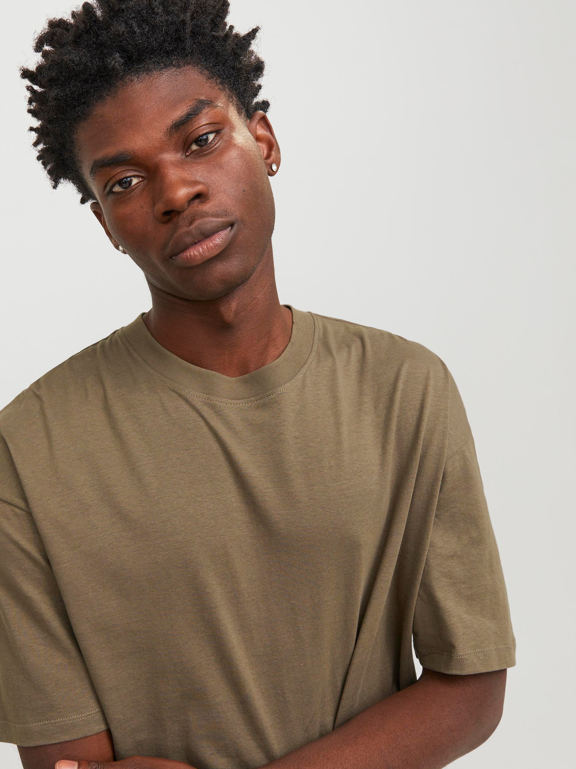 Jack & Jones Oversize-Shirt »JJEBRADLEY TEE SS O-NECK NOOS«, mit Rundhalsausschnitt