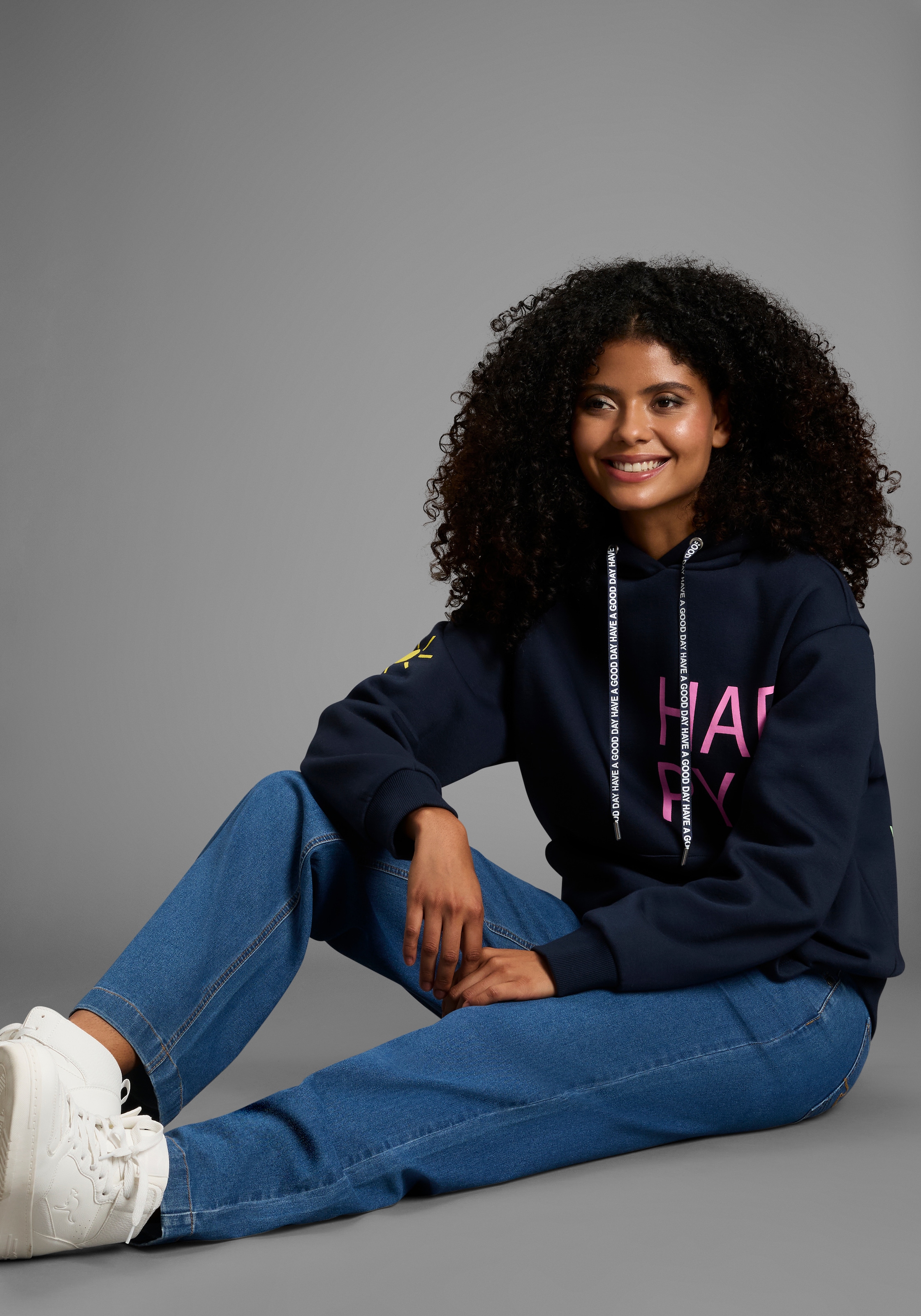 Laura Scott Hoodie , Kapuze, Rundum-Prints und Kängurutasche für lässige Looks
