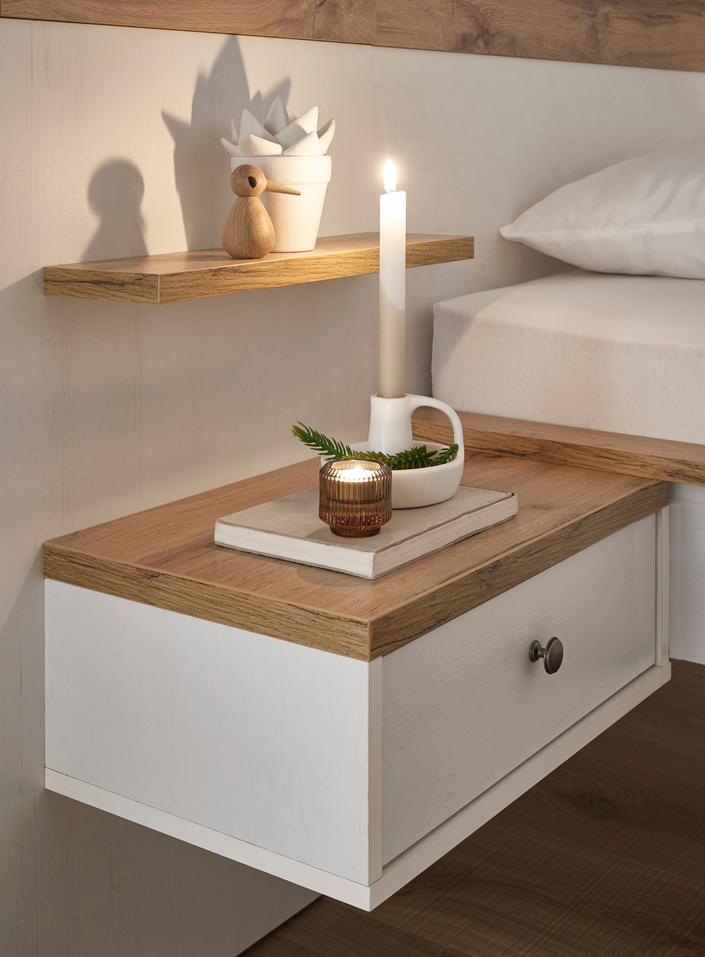 Home affaire Schlafzimmer-Set »Westminster« beinhaltet 1 Bett, Kleiderschrank 3-türig und 1 Wandpaneel