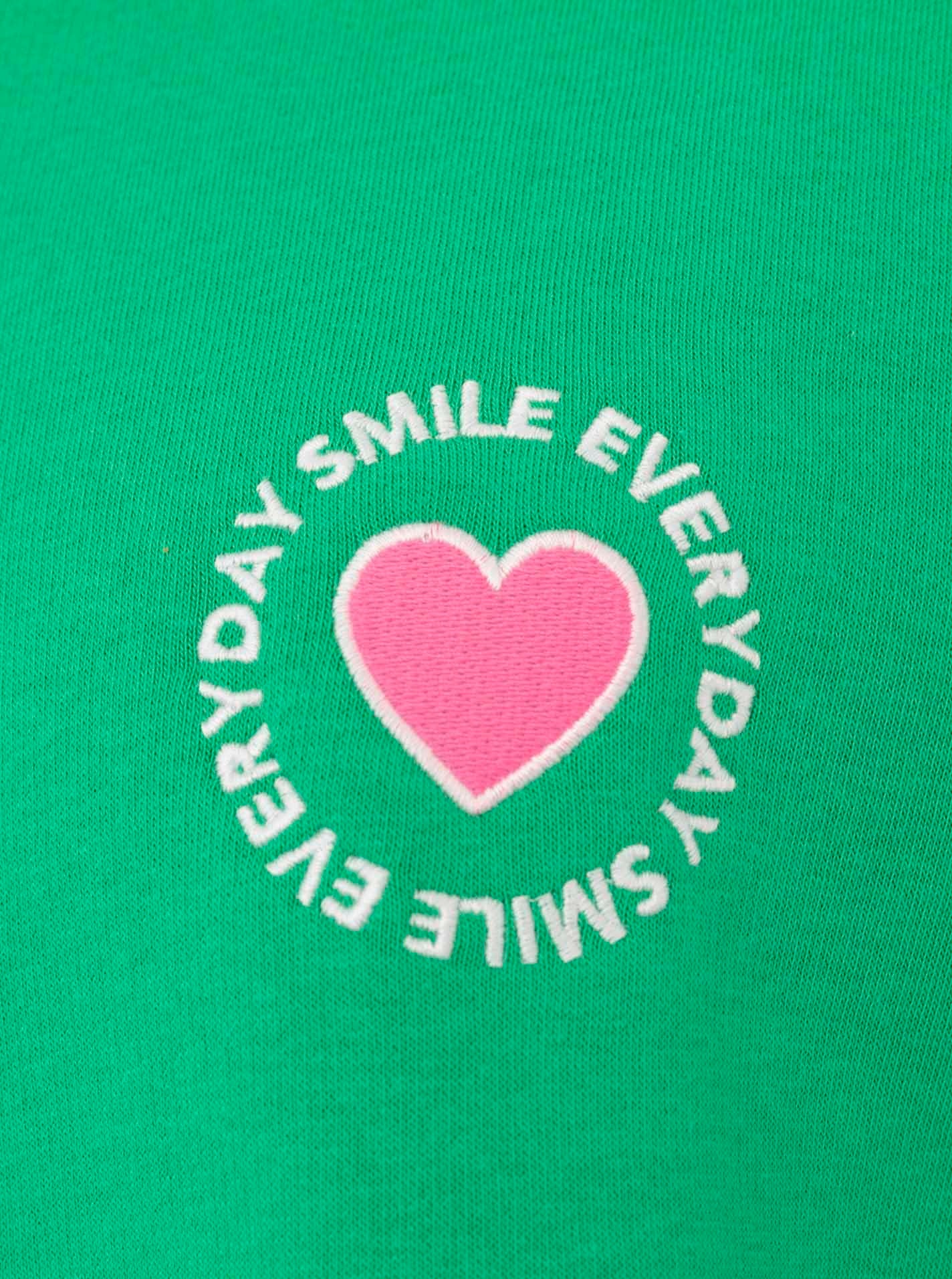 Zwillingsherz Sweatshirt »"Smile Everyday"«, pinker Streifen am Arm, Rundhals, gesticktes Herz und Schrift
