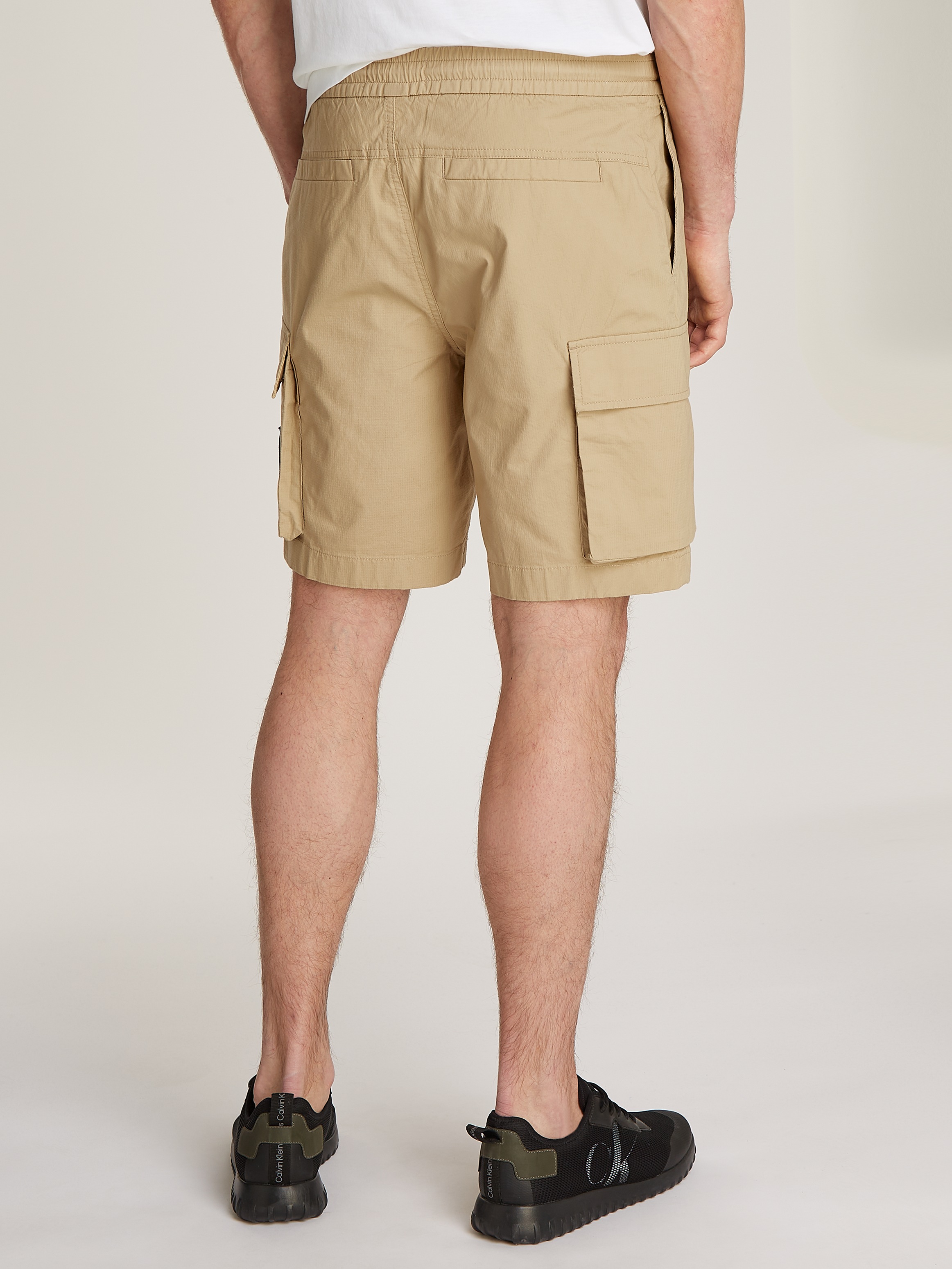 Calvin Klein Jeans Cargoshorts »CARGO SHORT«, mit Logopatch