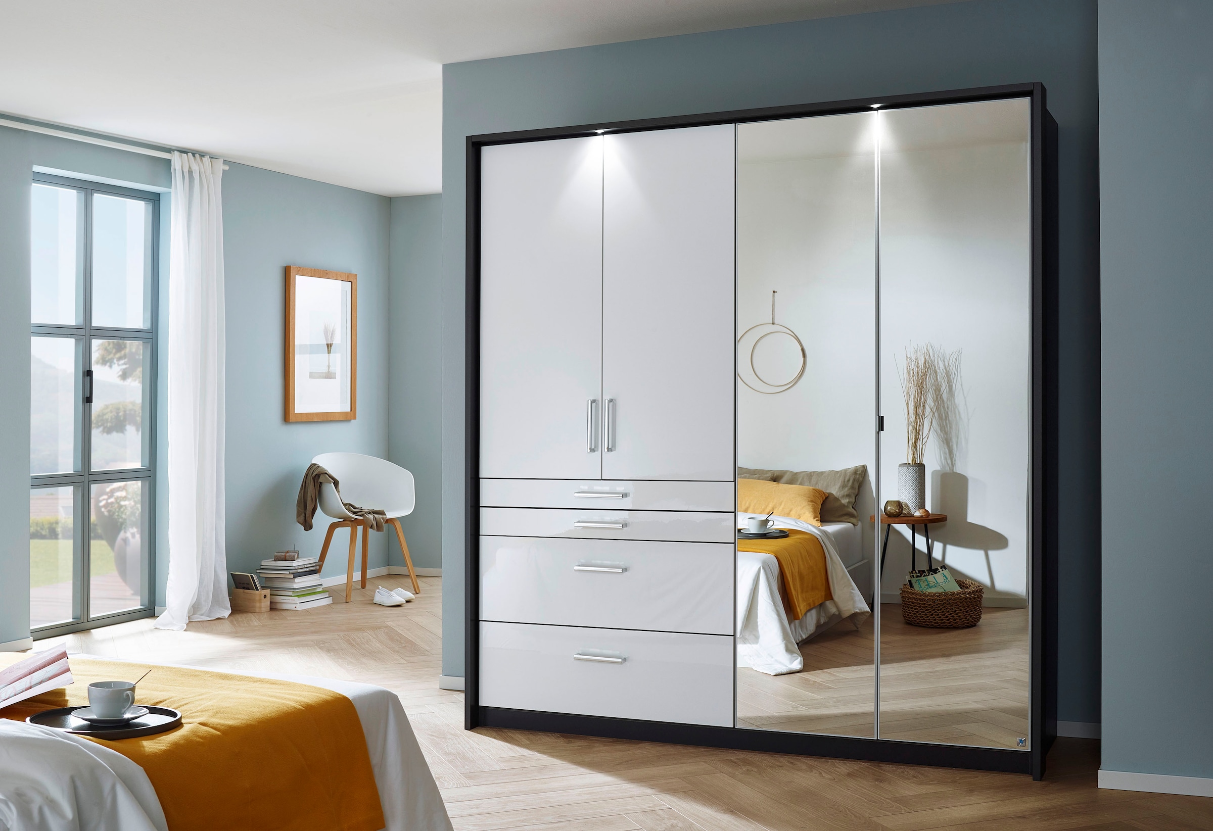 rauch Drehtürenschrank »Kleiderschrank Schrank Garderobe Garderobenschrank Topseller HOMBURG«, inkl. Passepartout, oberer Schubkasten mit Einteilung MADE IN GERMANY