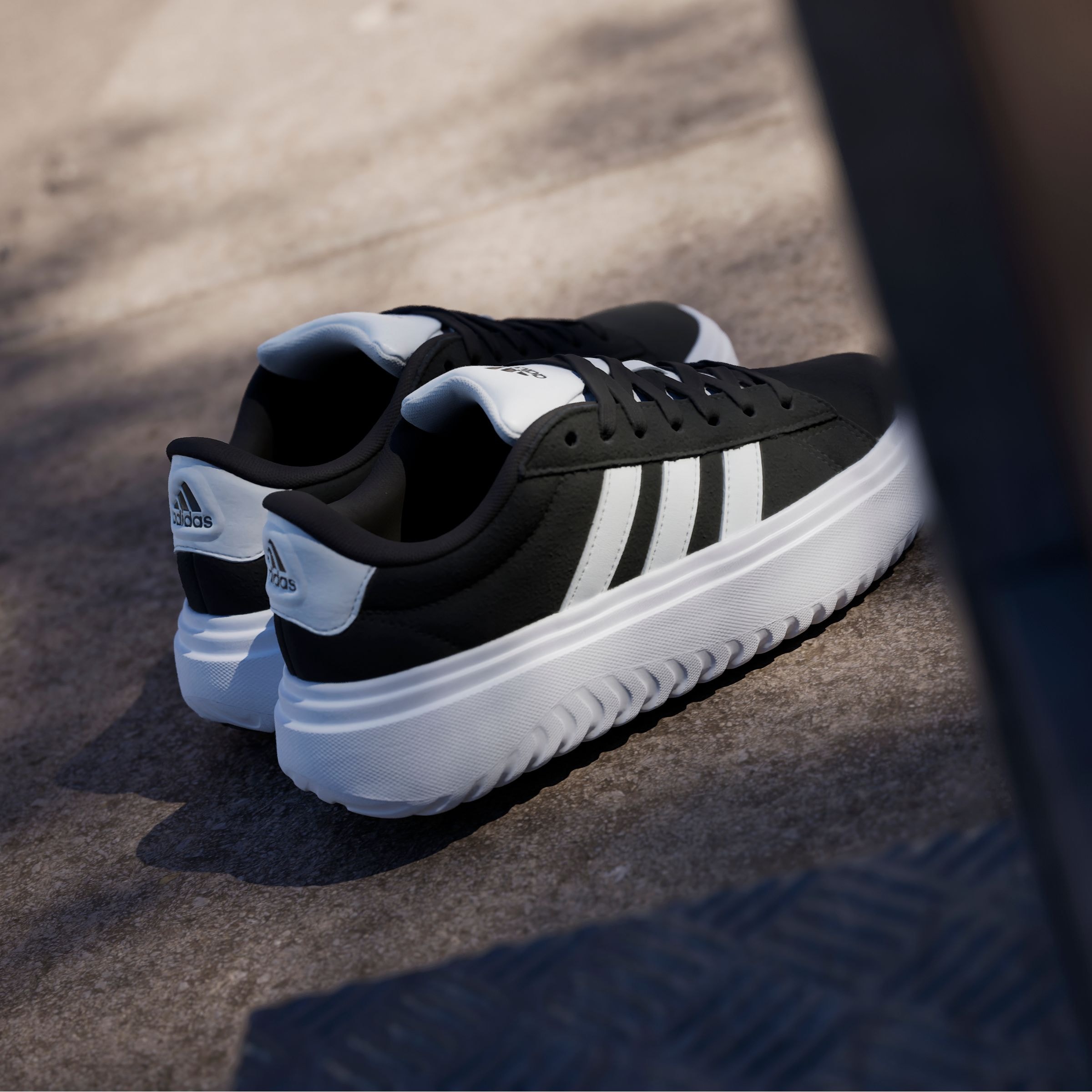 adidas Sportswear Sneaker »GRAND COURT PLATFORM«, Design auf den Spuren des adidas Superstar