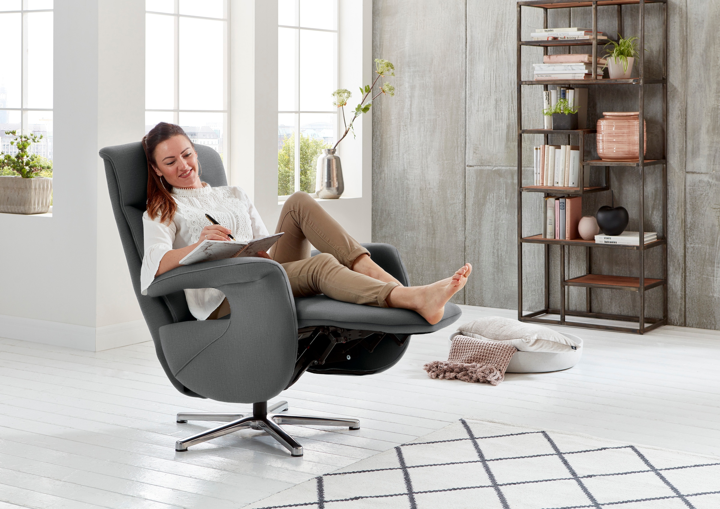 Die PlanBar Relaxsessel »MP-RS18073«, 360° drehbar, inkl. man. Kopfpolsterverstellung u. Relax-Funktion