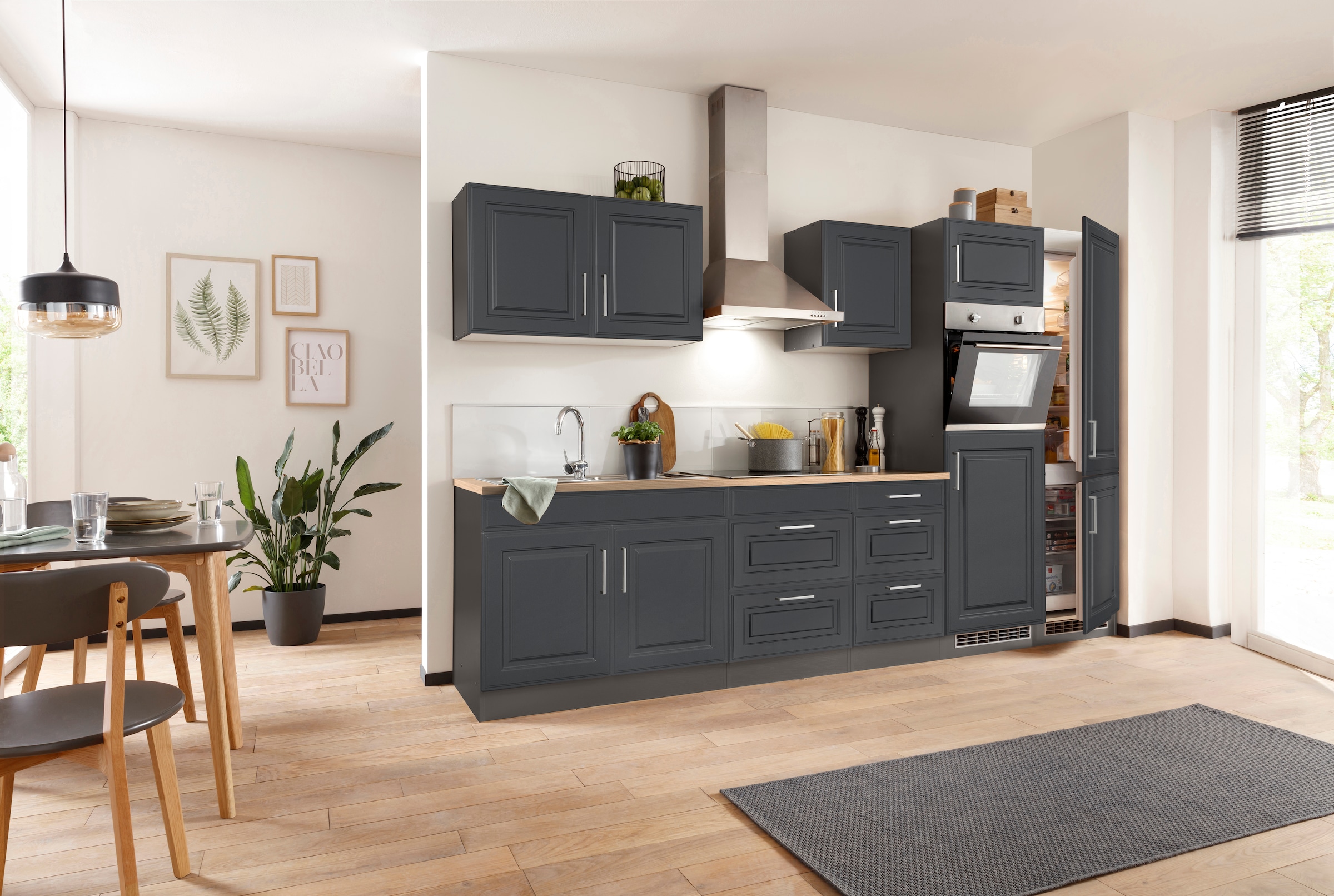 KOCHSTATION Küchenzeile »KS-Stockholm – Küche mit hochwertiger und detailreicher Landhausfront« Breite 330 cm, wahlweise mit E-Geräten,mit MDF-Fronten