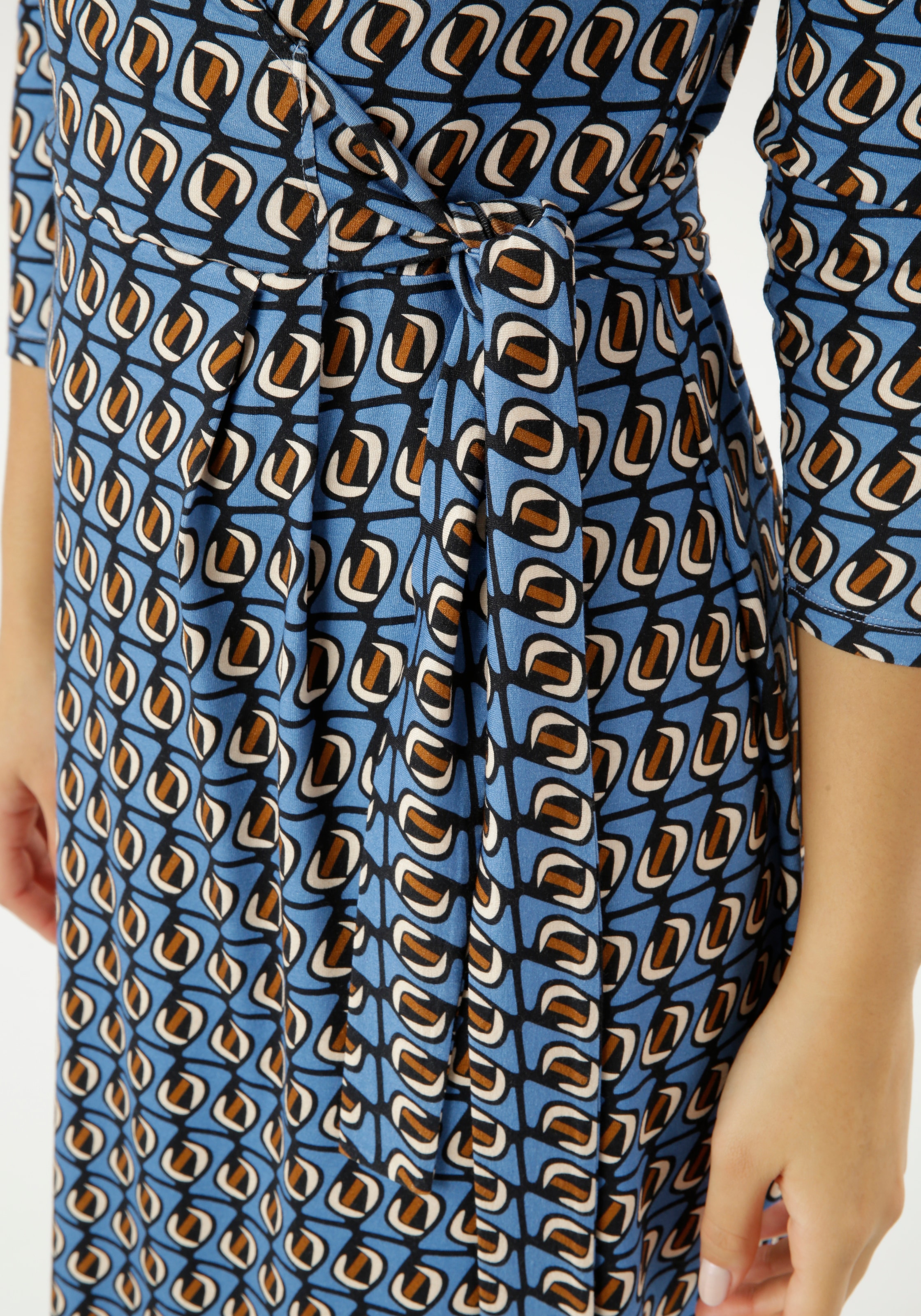 Aniston SELECTED Jerseykleid, mit Ausschnitt in Wickeloptik bei ♕