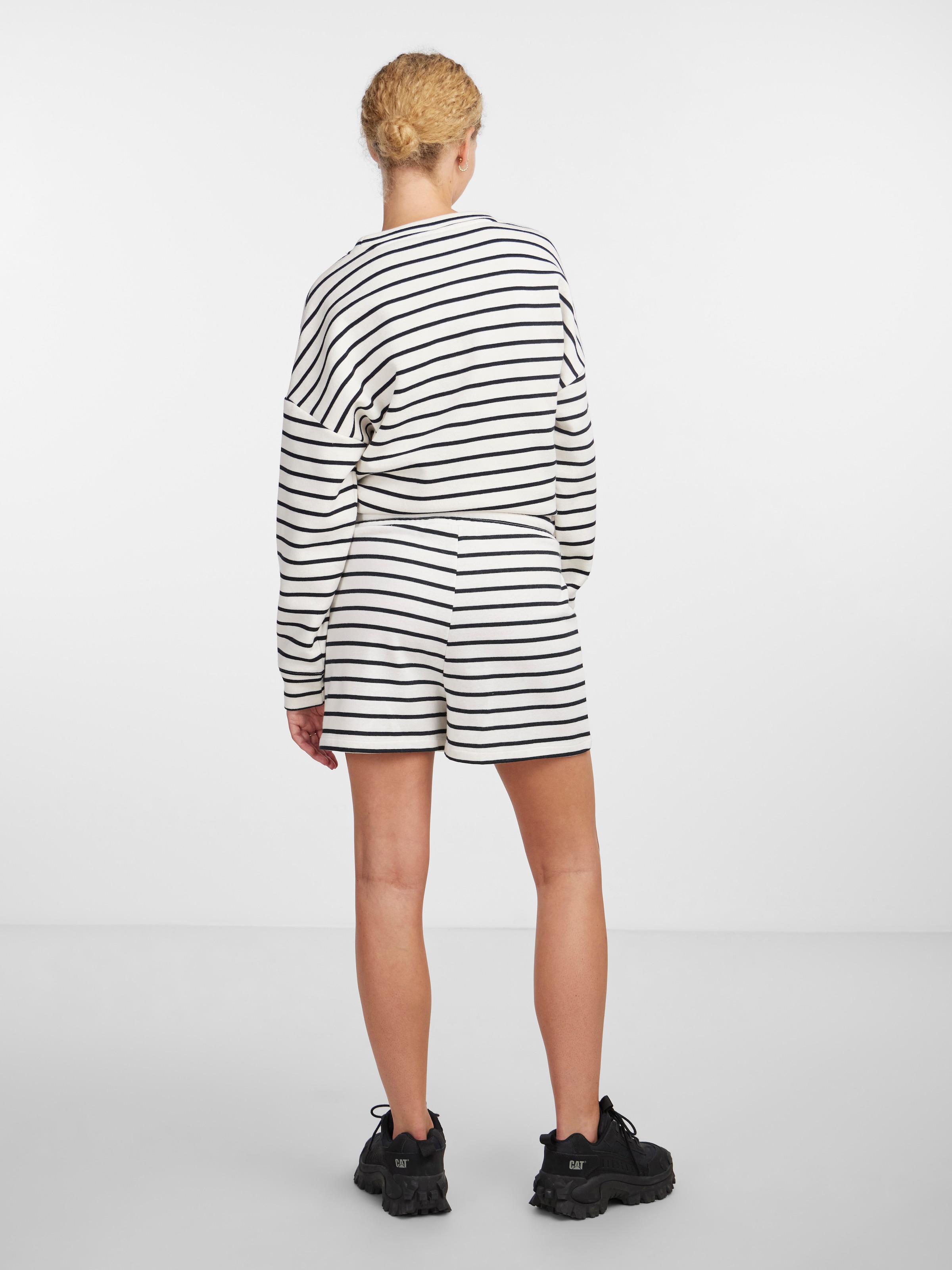 pieces Sweatshorts »PCCHILLI SUMMER HW SHORTS STRIPE NOOS BC«