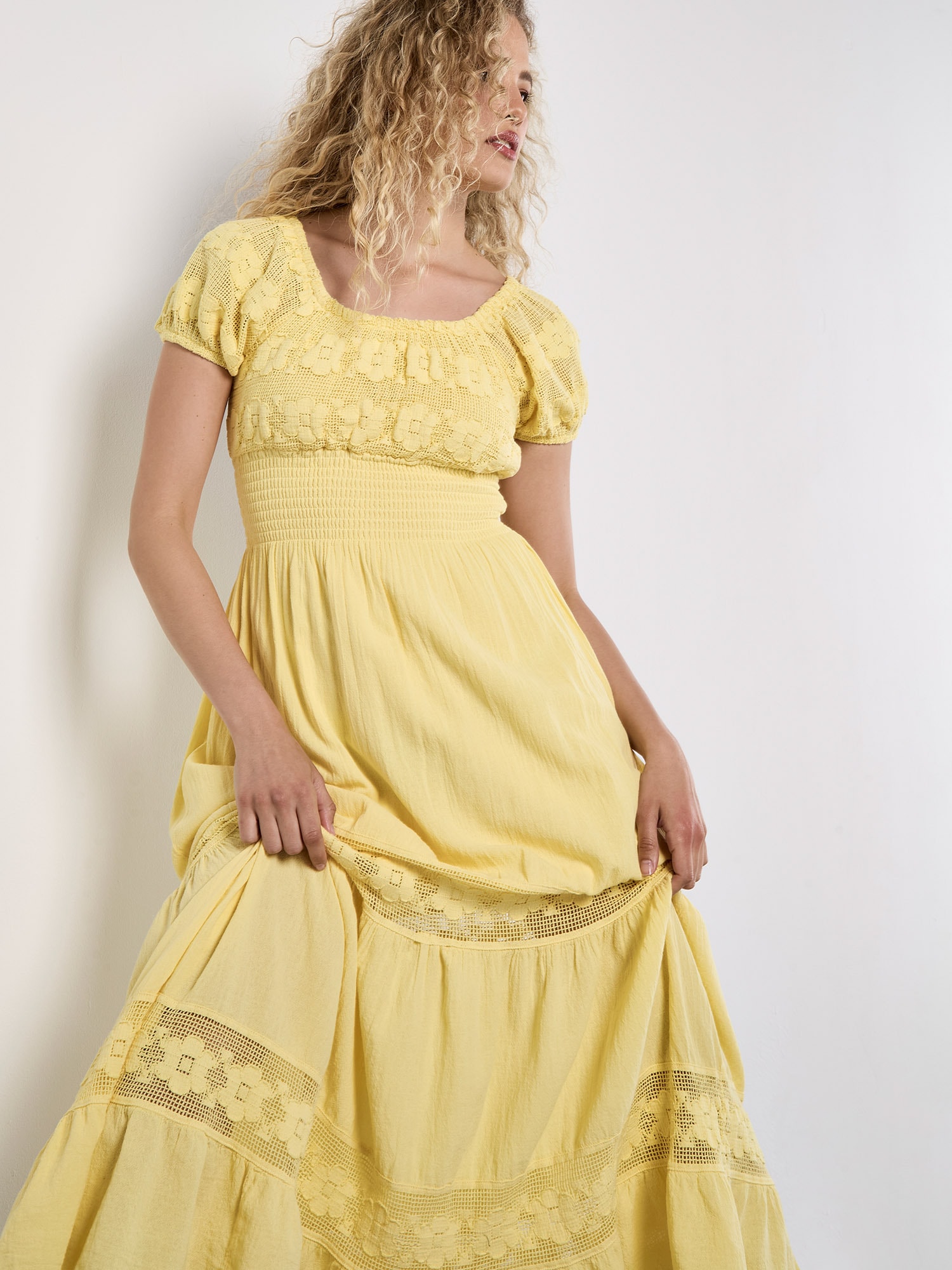 Apricot Maxikleid »Maxikleid« mit Blumen-Spitze