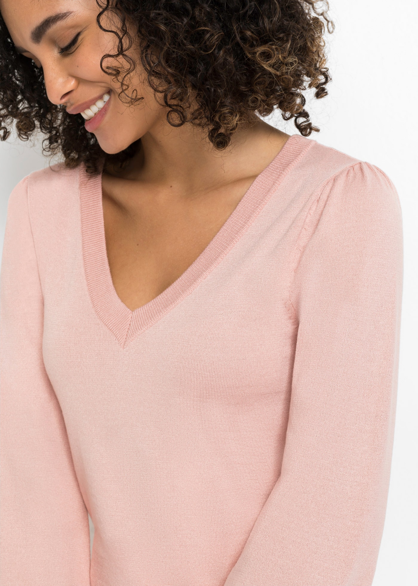 bonprix Strickpullover »Feinstrickpullover aus Viskose-Mix« Feinstrickpullover aus Viskose-Mix mit V-Ausschnitt und Zierknöpfen