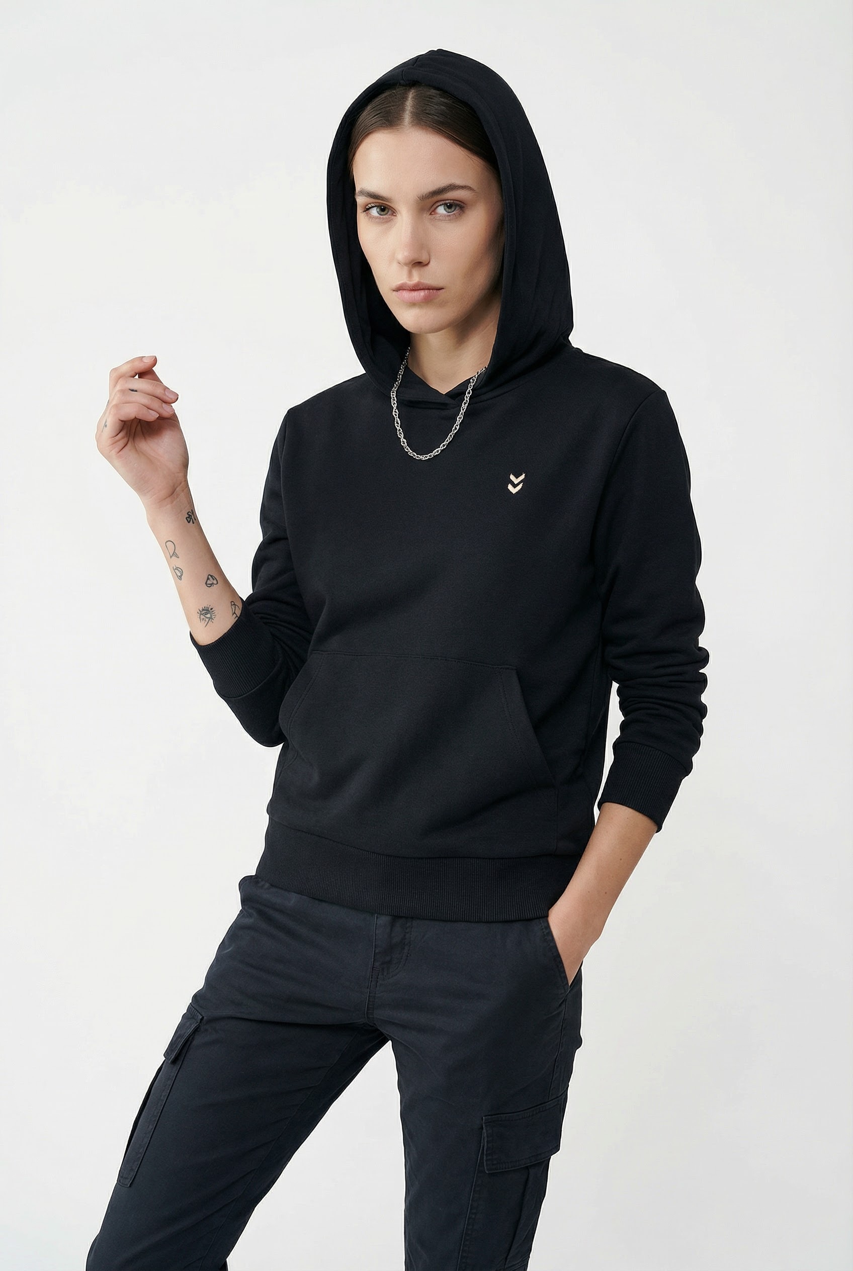 hummel Kapuzensweatshirt »HMLPULSE W SWEAT HOODIE«, normale Passform, mit Kapuze, mit gesticktem Chevron-Logo
