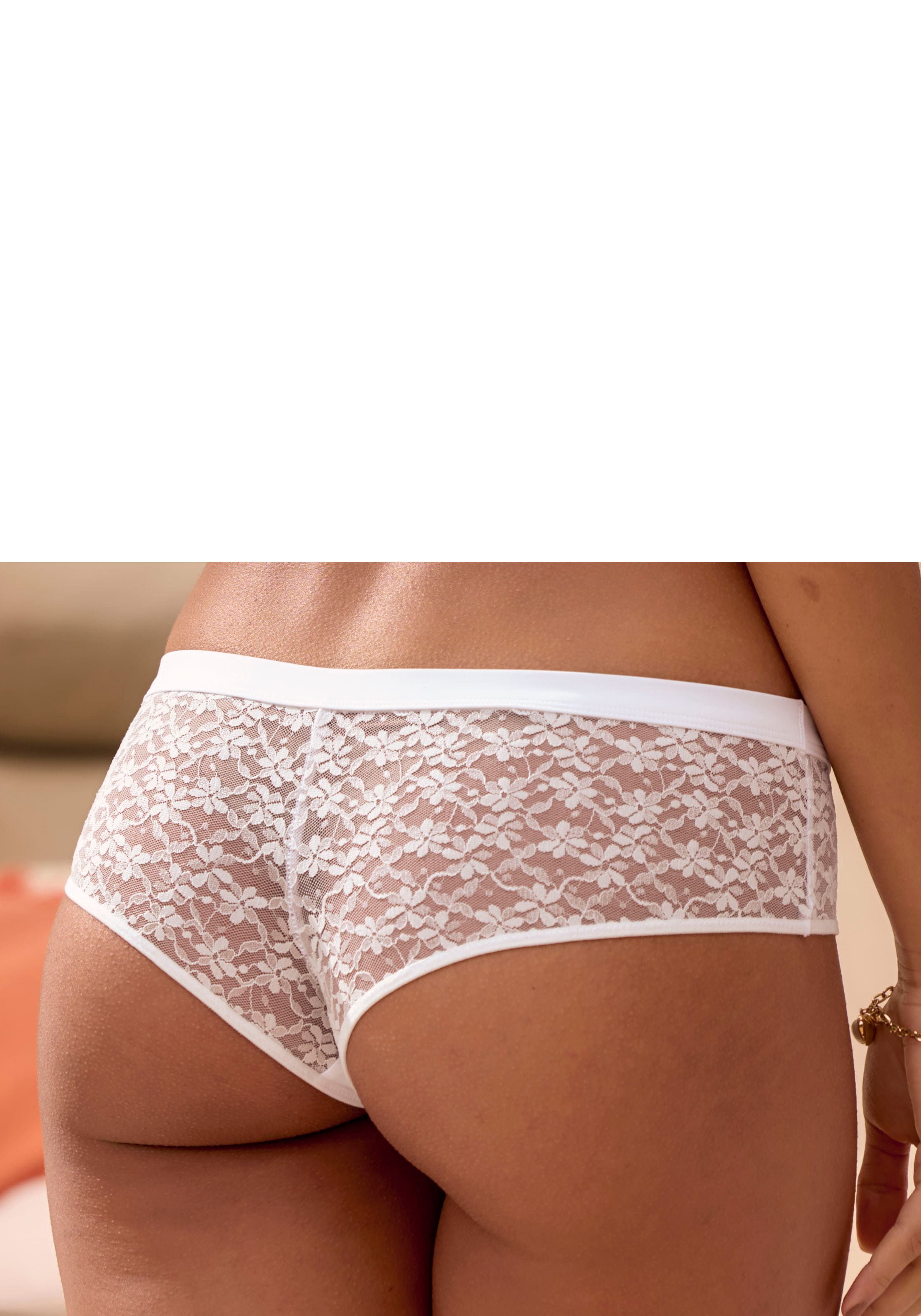 Vivance Stringpanty »Julia« aus zarter Spitze in blumiger Optik mit hübschem Zierdetail, Dessous