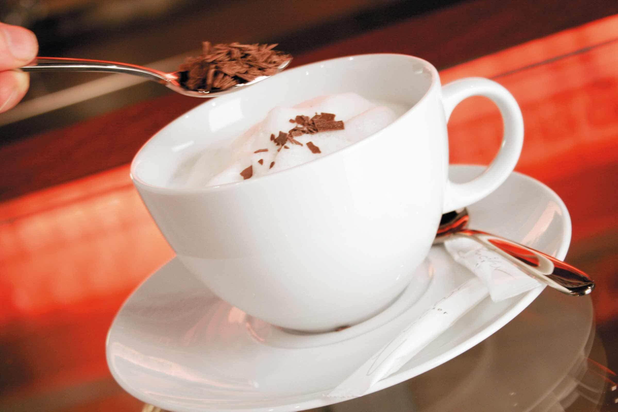 Seltmann Weiden Tasse »Cappuccinotassen mit Untertassen VIP. 220 ml 6er Set weiß« Spülmaschinenfest, Mikrowellensicher, Ofenfest