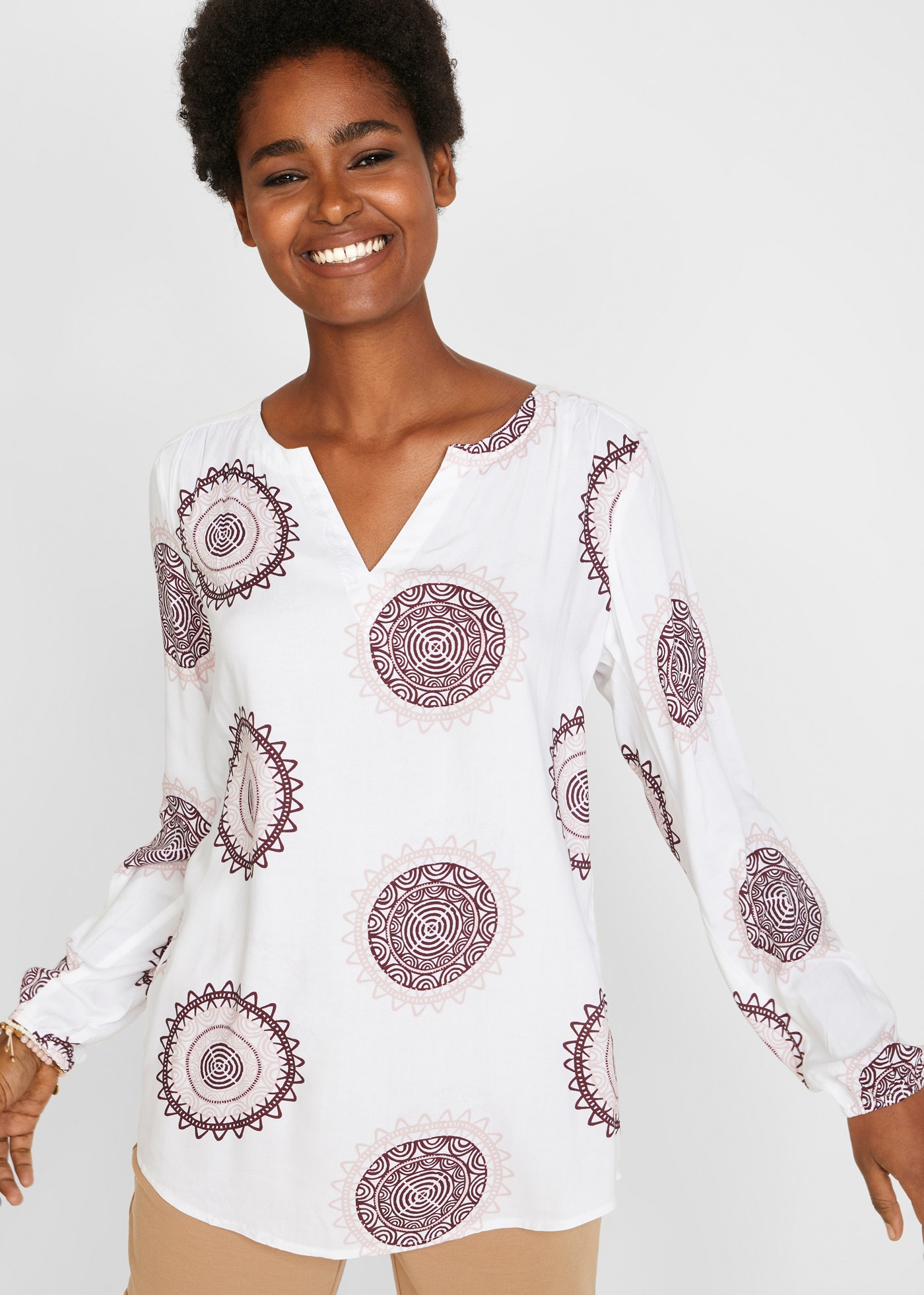 bonprix Tunika »Tunikabluse aus softer Viskose« für den Alltag, figurumspielende Passform, mit Umlegekragen