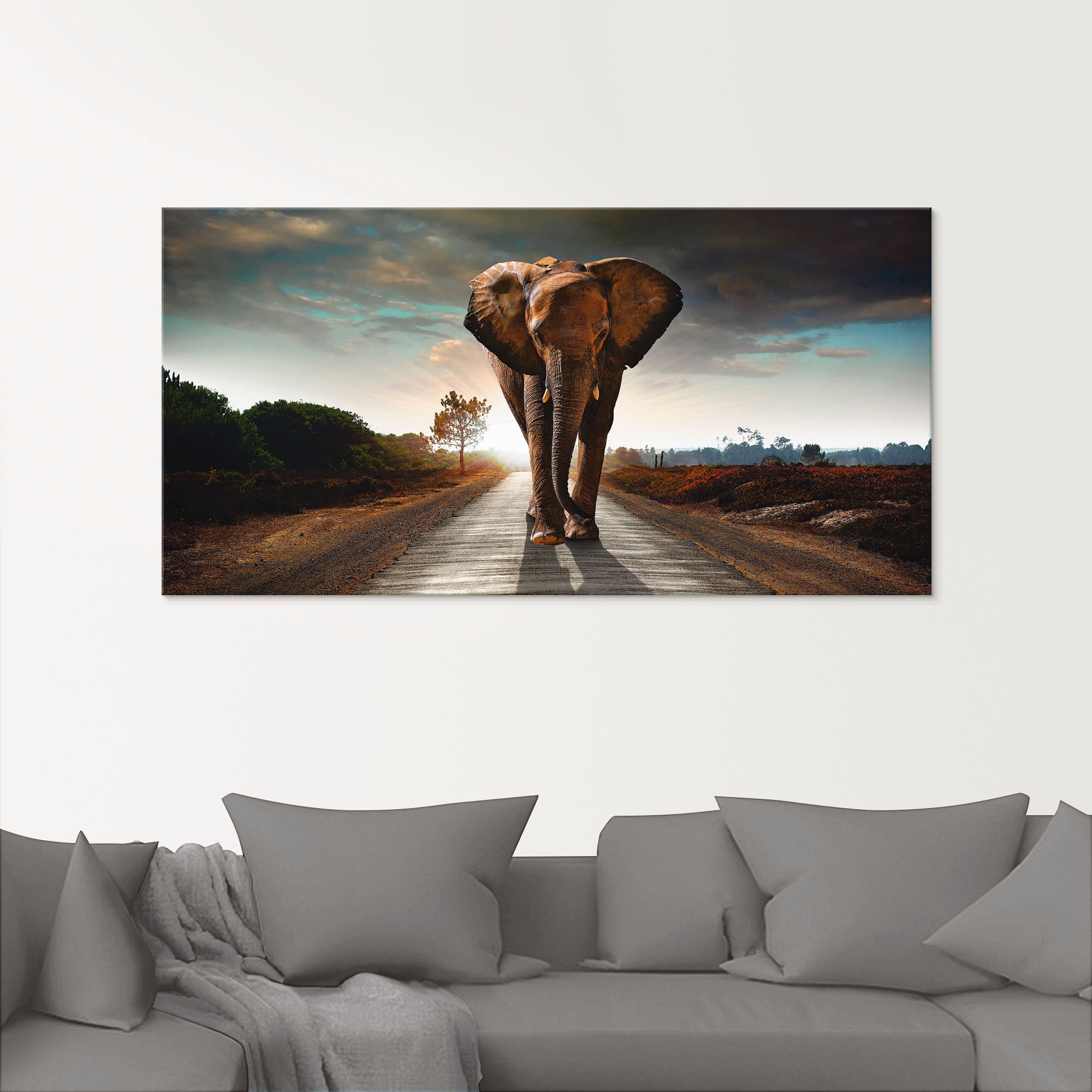 Artland Glasbild »Ein Elefant läuft auf der Straße«, Wildtiere, (1 St.), in verschiedenen Größen