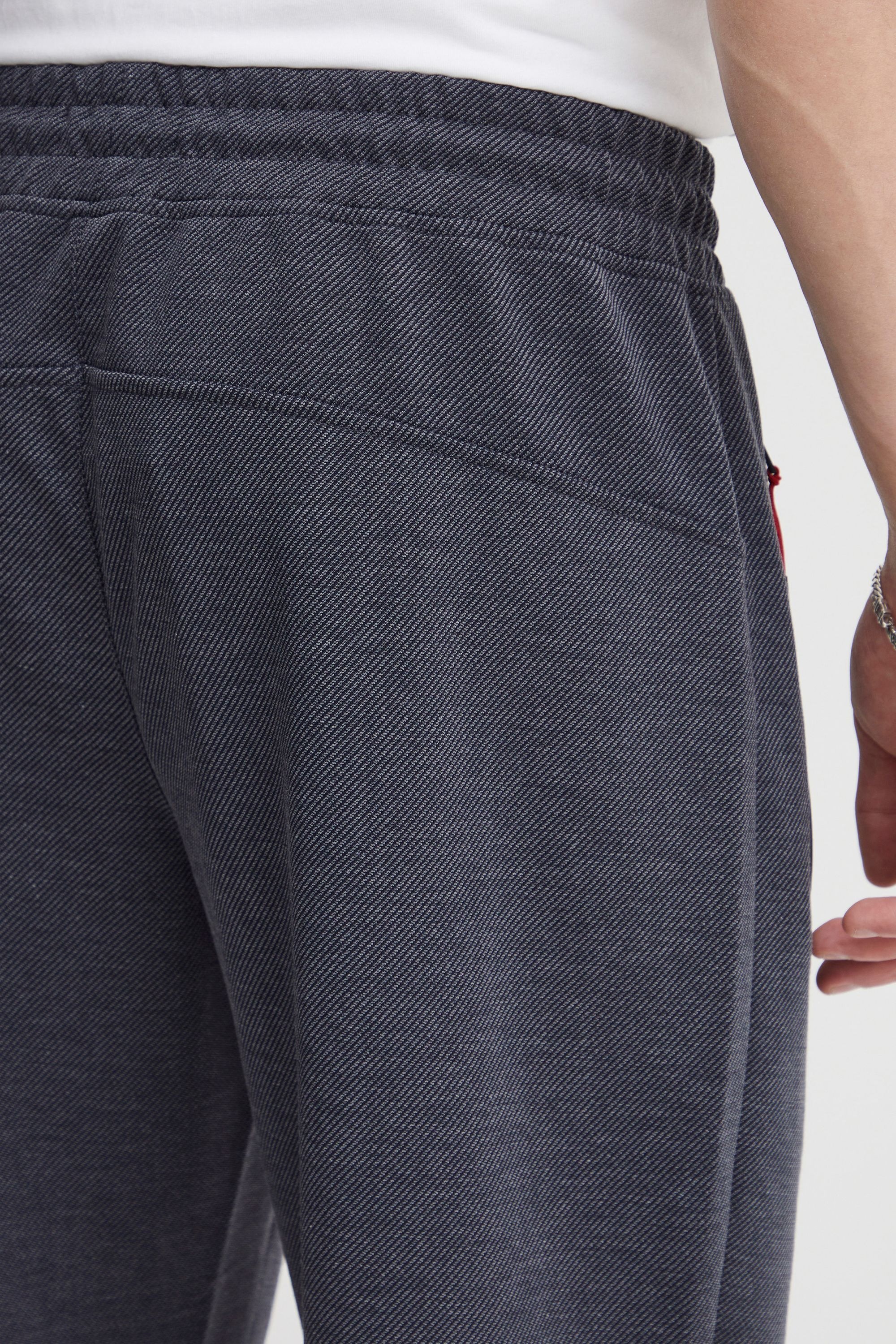 !Solid Sweatpants »Sweatpants SDVinh«