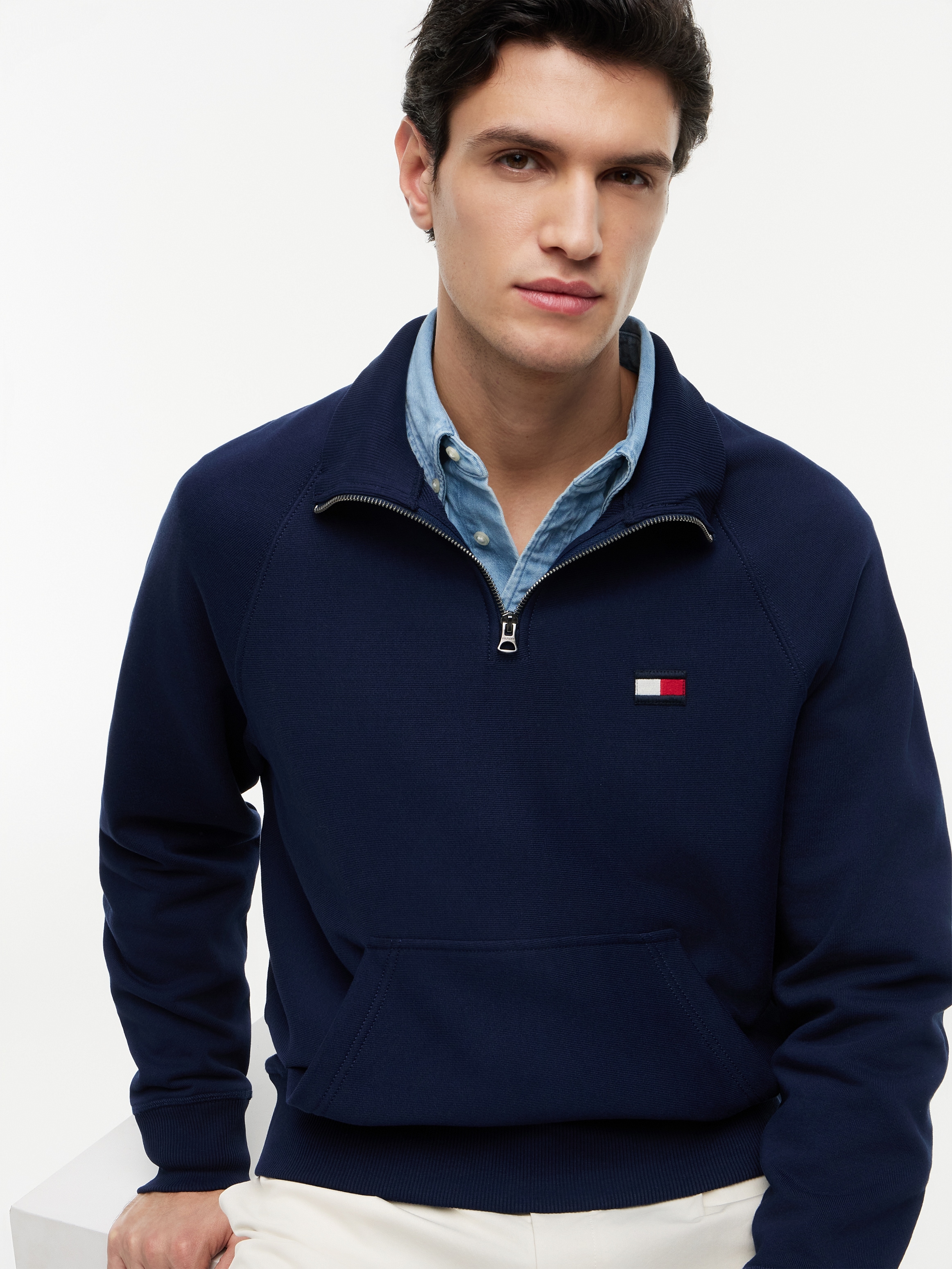 Tommy Hilfiger Sweatshirt »TOMMY FLAG ELEVATED 1/4 ZIP«, Stehkragen mit Reißverschluss
