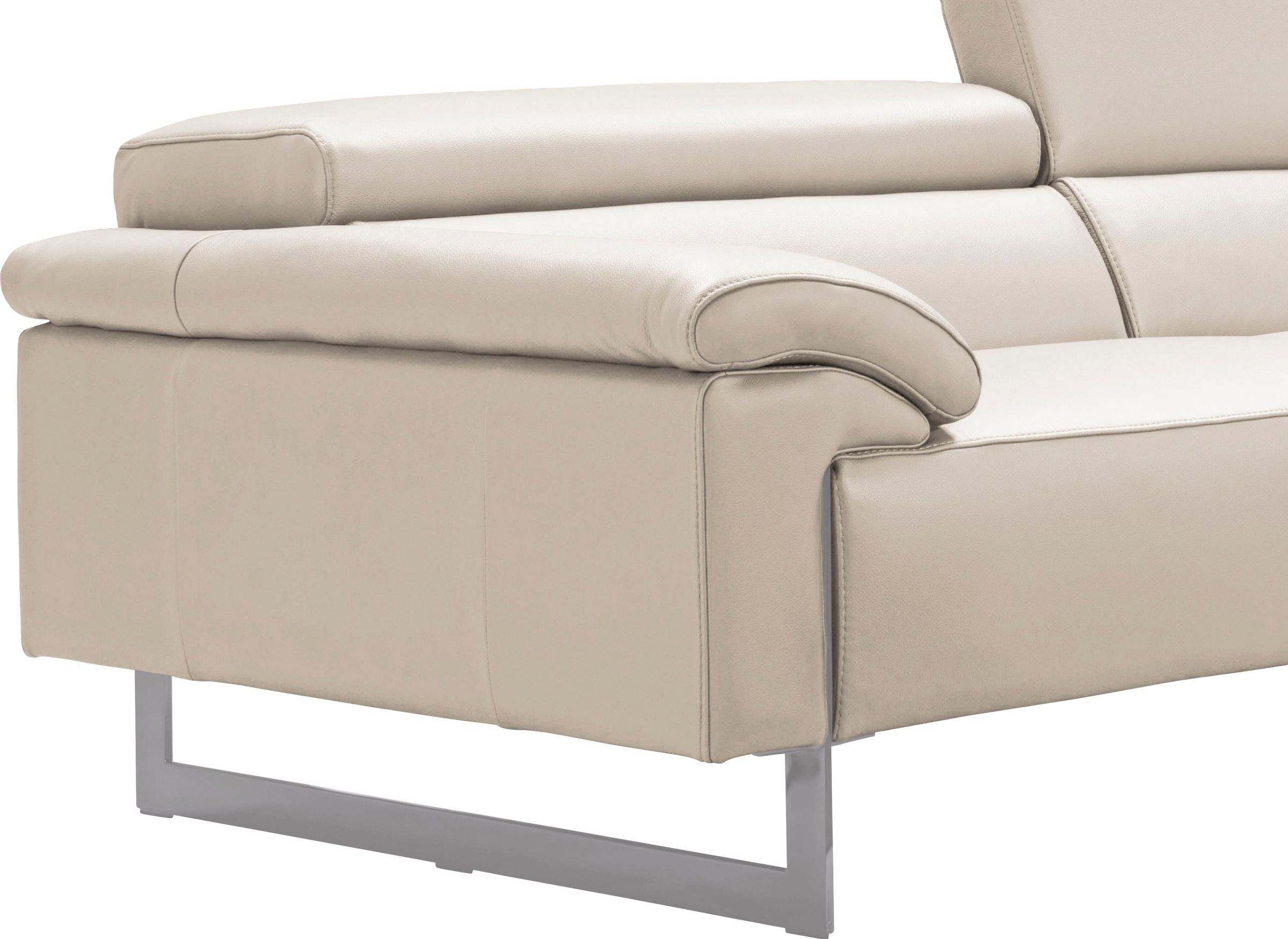 Egoitaliano 2,5-Sitzer »Malika, Designsofa mit hohem Sitzkomfort, edel und bequem«, inkl. Kopfteilverstellung und chromfarbenen Metallfüßen