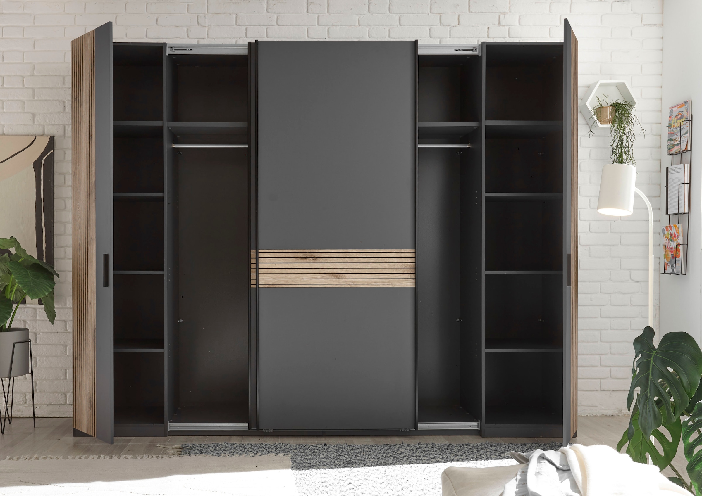 Schlafkontor Kleiderschrank »Daria Drehtürenschrank, Schwebetürenschrank, Schiebetürenschrank«, Absetzung in Viking Oak heller Rillenoptik