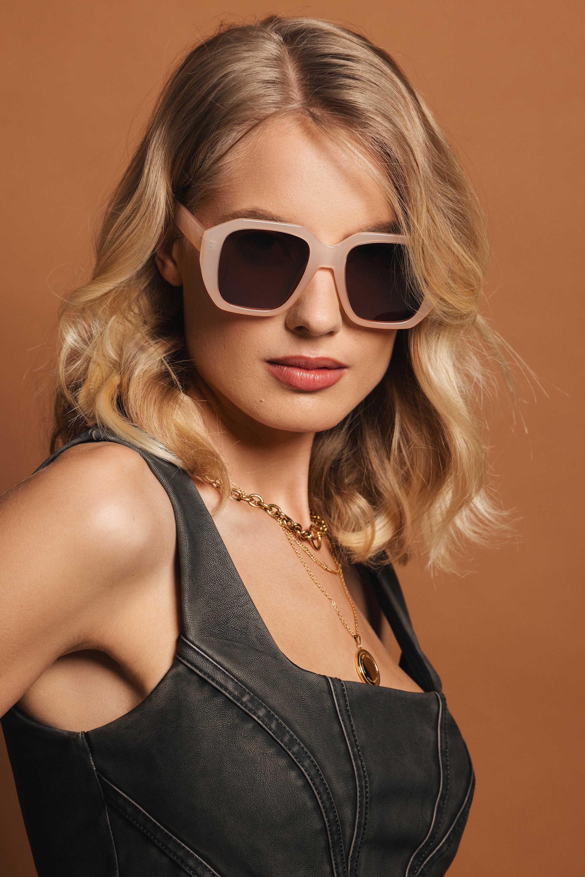 MARC LAUDER Sonnenbrille »LA02-03« 3: dunkles Glas, starke Sonneneinstrahlung