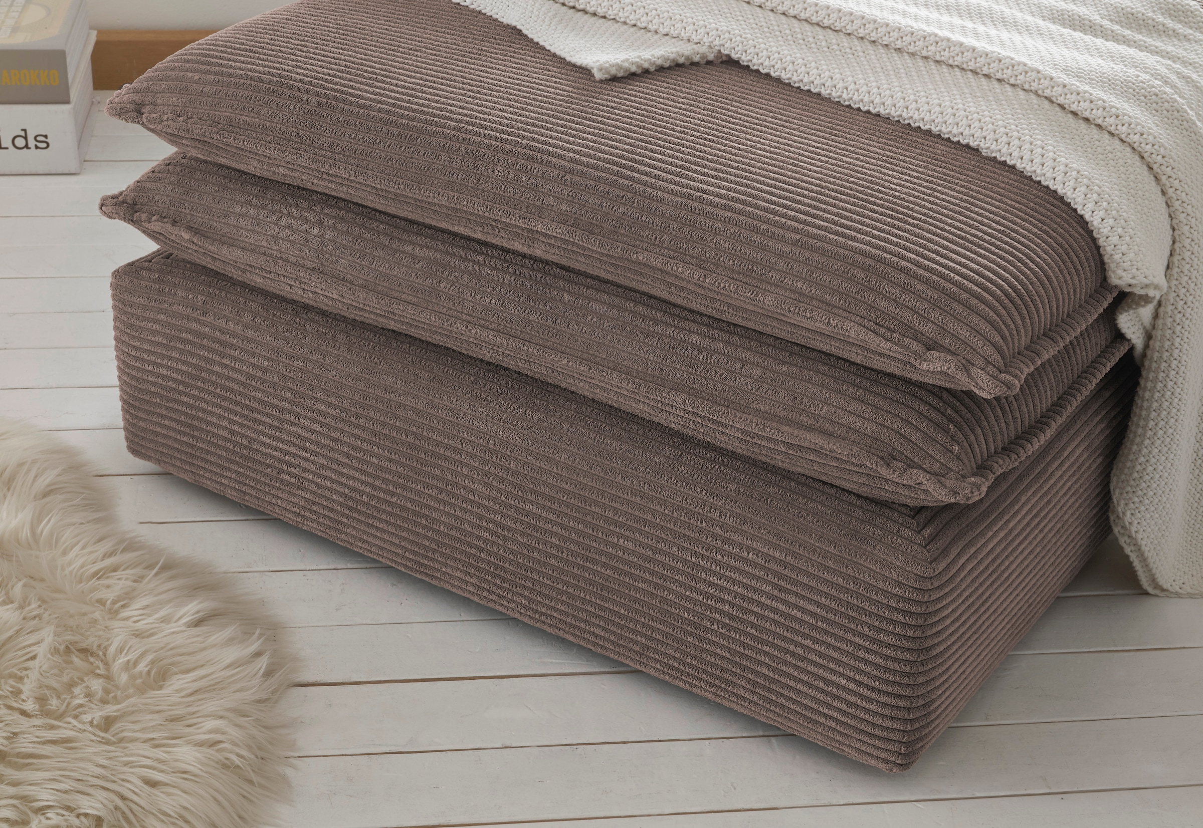 Places of Style Sitzgruppe »PIAGGE«, (2 tlg.), 3-Sitzer-Sofa mit Bettfunktion und Loveseat-Hocker im Set
