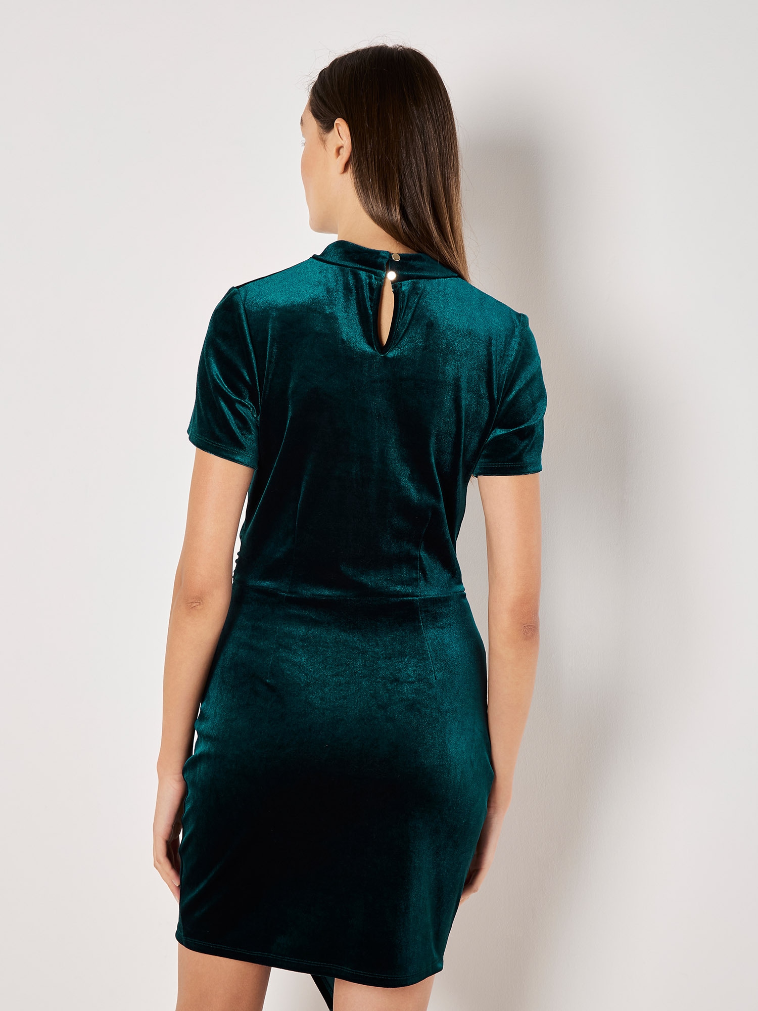 Apricot Minikleid »Minikleid aus Samt« mit Rüschen