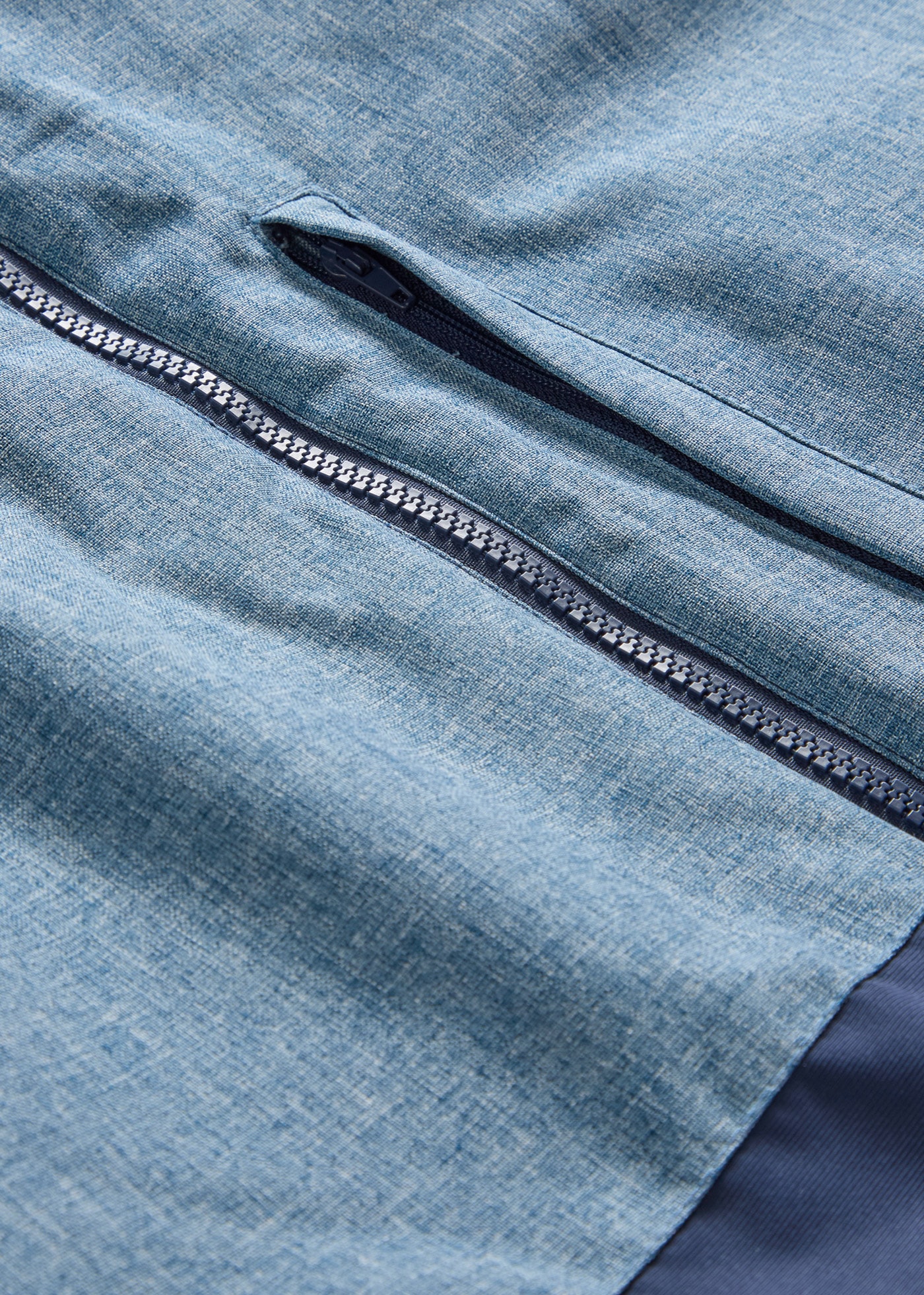 bonprix Winterjacke mit Kapuze im Colourblocking-Design, mit wattierter Kapuze, windabweisend