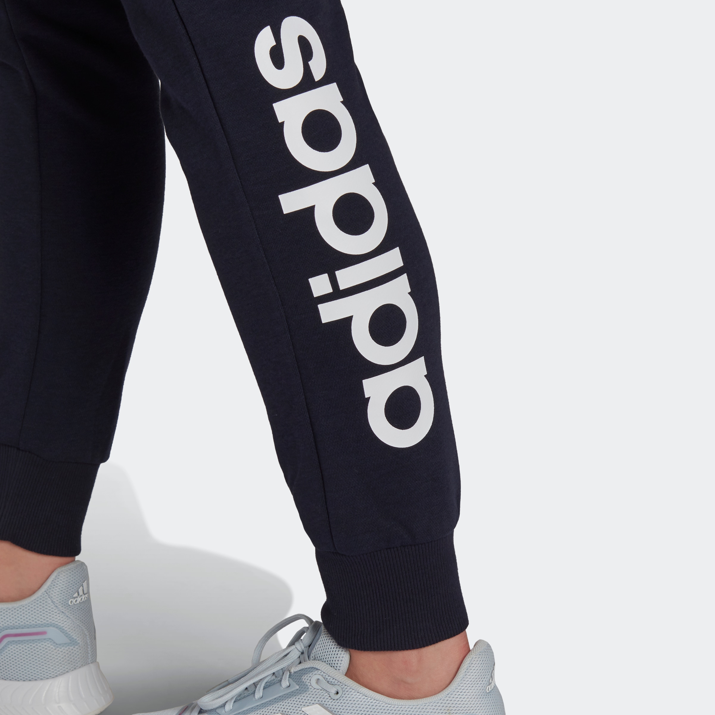 adidas Sportswear Sporthose »ESSENTIALS (1 TERRY FRENCH LOGO bei HOSE«, tlg.) ♕