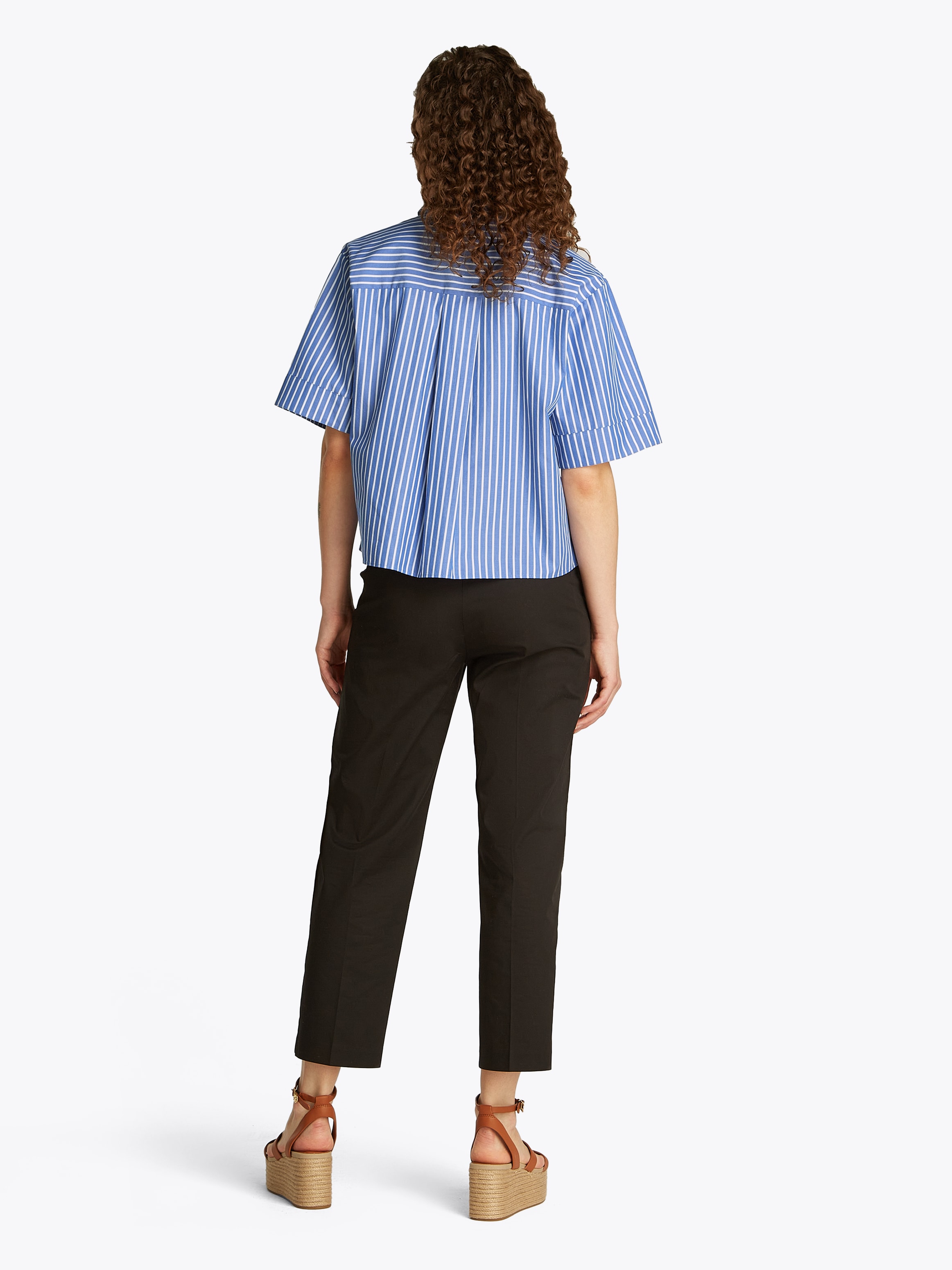 Tommy Hilfiger Kurzarmshirt »POPLIN BOXY SHORT S/S SHIRT«, mit Brusttasche, Logostickerei