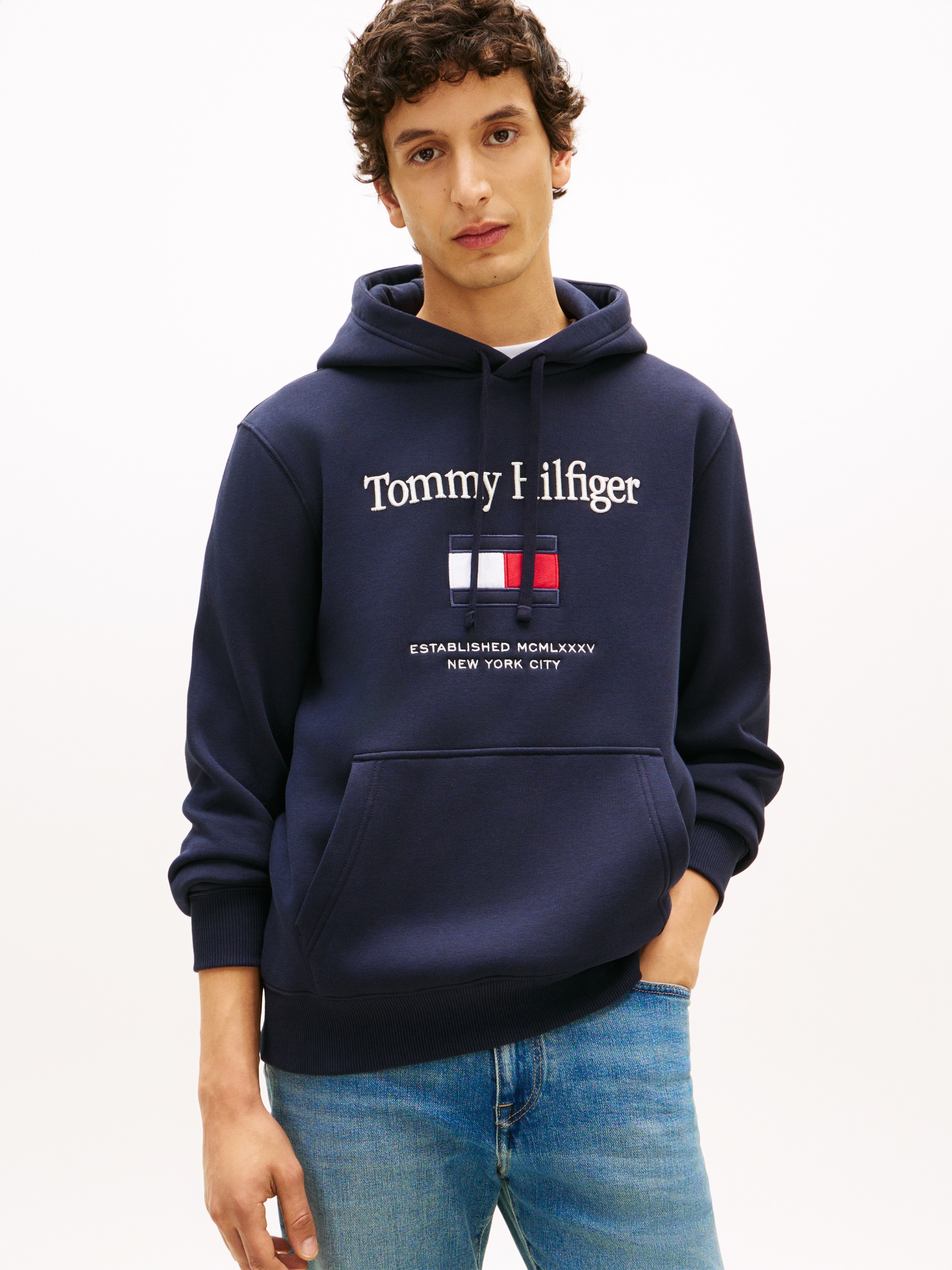 Tommy Hilfiger Hoodie »TOMMY EMBRO FLAG«, normale Passform, Stickerei
