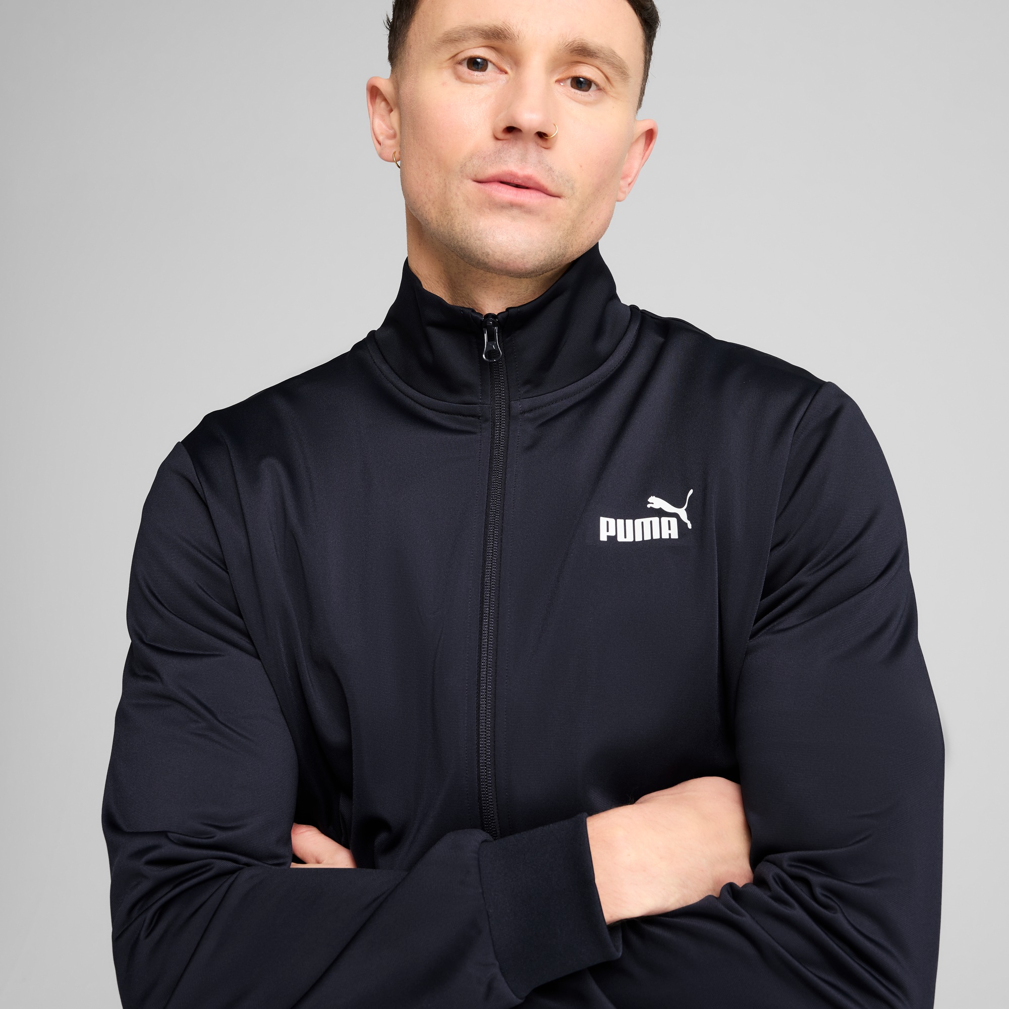 PUMA Trainingsanzug »ESS POLY SUIT CL«, (2 tlg.), Sportanzug im Casual Style