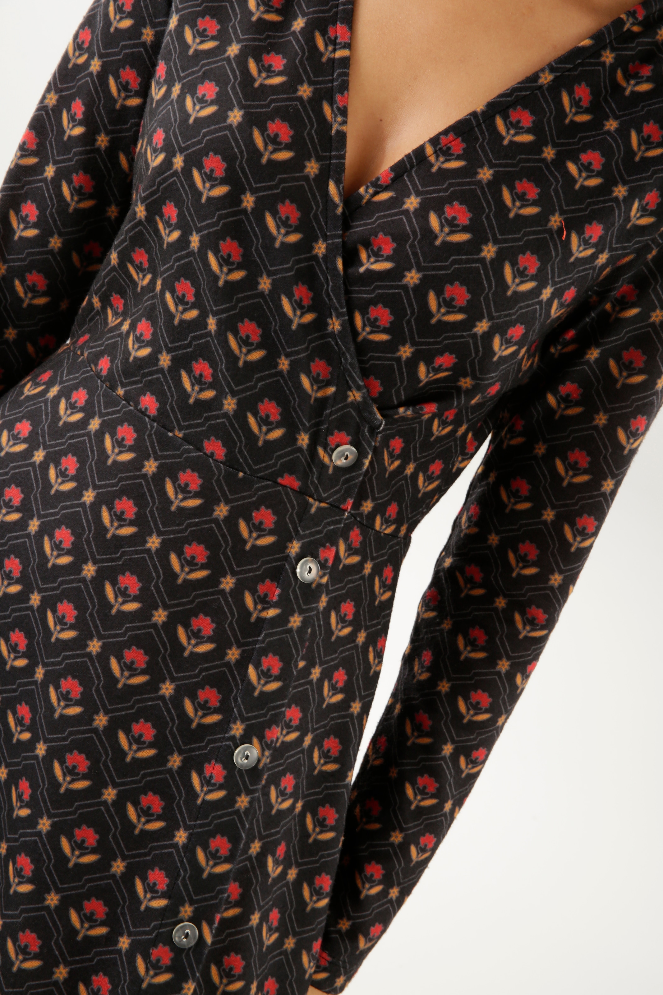 Aniston CASUAL Jerseykleid, mit ♕ bei Retromuster farbharmonischem