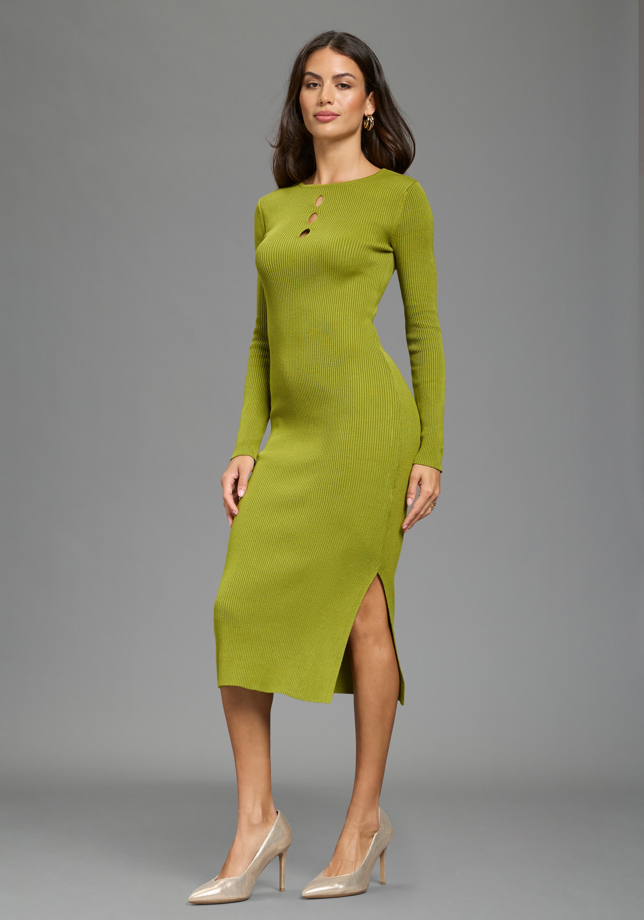 Melrose Strickkleid in Midi-Länge mit femininen Cut-Outs und seitlichem Schlitz
