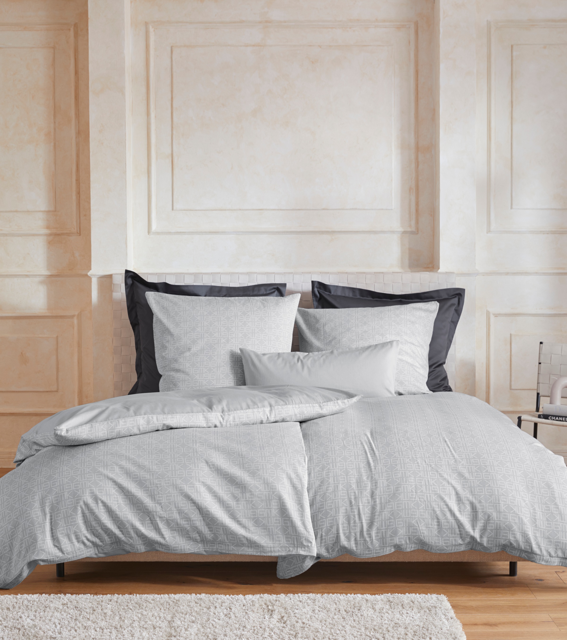 Guido Maria Kretschmer Home&Living Kissenbezug »Mila2«, (2 St., 2x 80x80cm), Satin Qualität, in Uni Design mit Flap