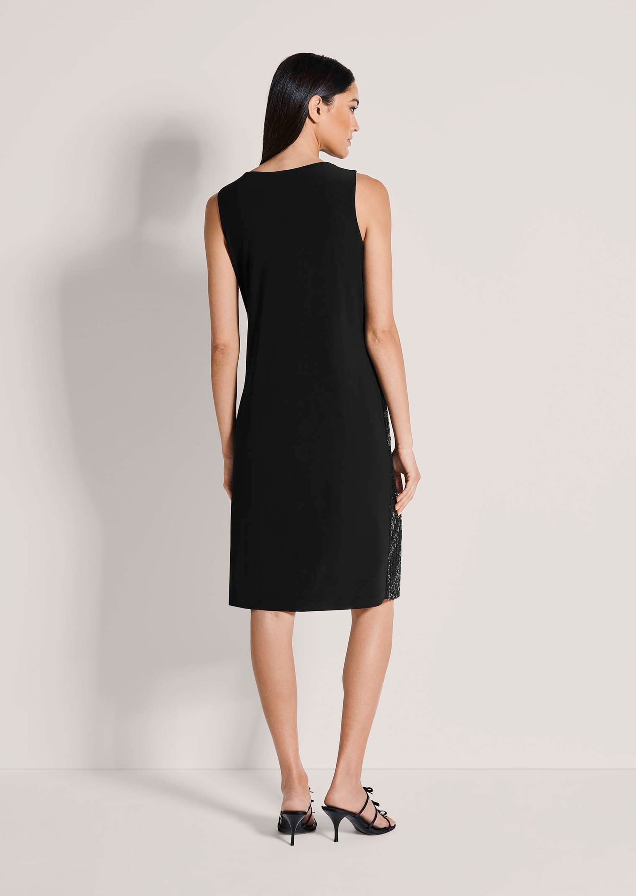 MADELEINE Sommerkleid »Paillettenkleid Partykleid mit V-Ausschnitt« Aufgestickte Pailetten