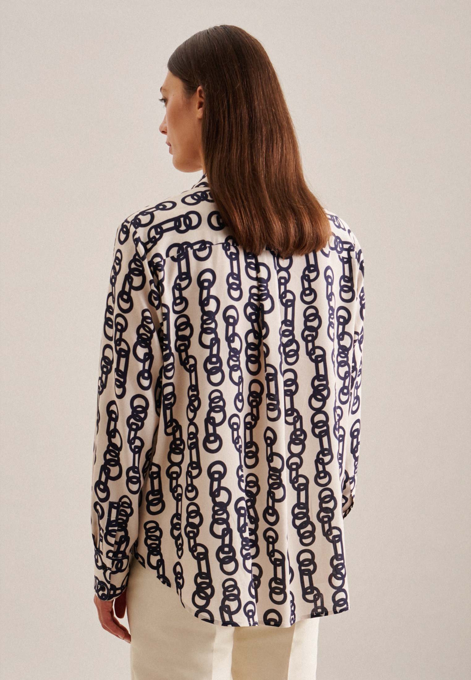 seidensticker Hemdbluse »Schwarze Rose«, Langarm Kragen Kettenprint